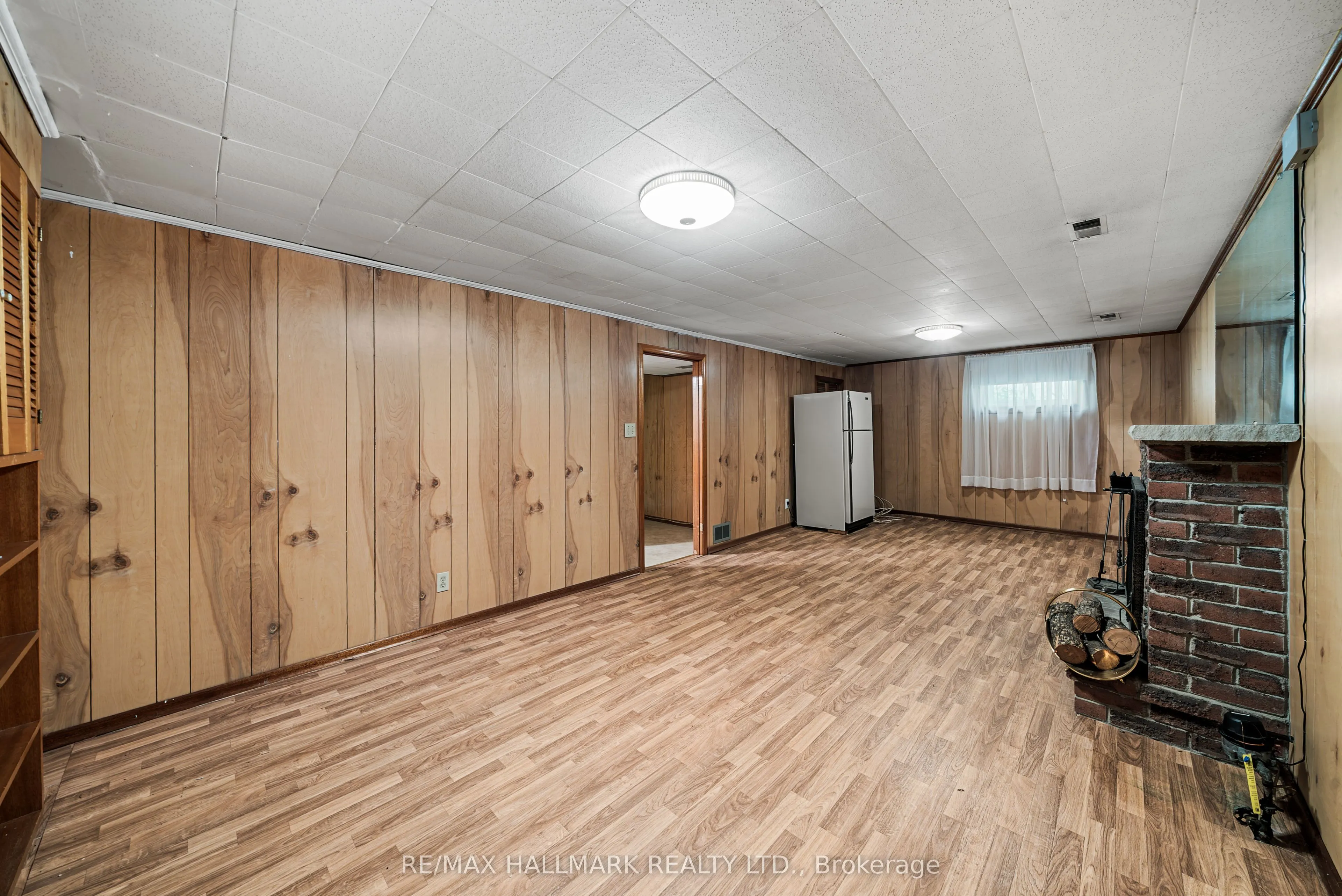 27 Sunray Crescent