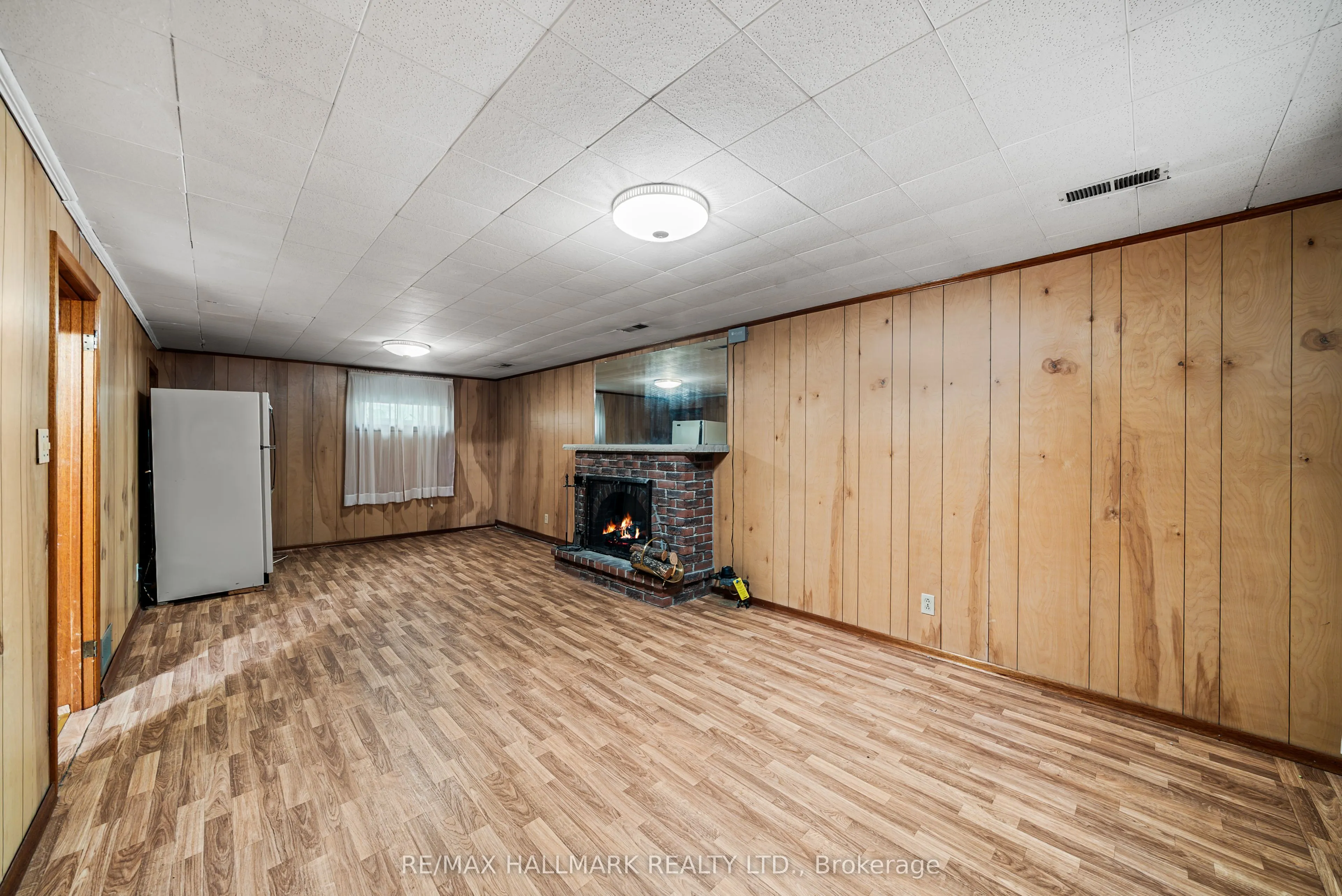 27 Sunray Crescent