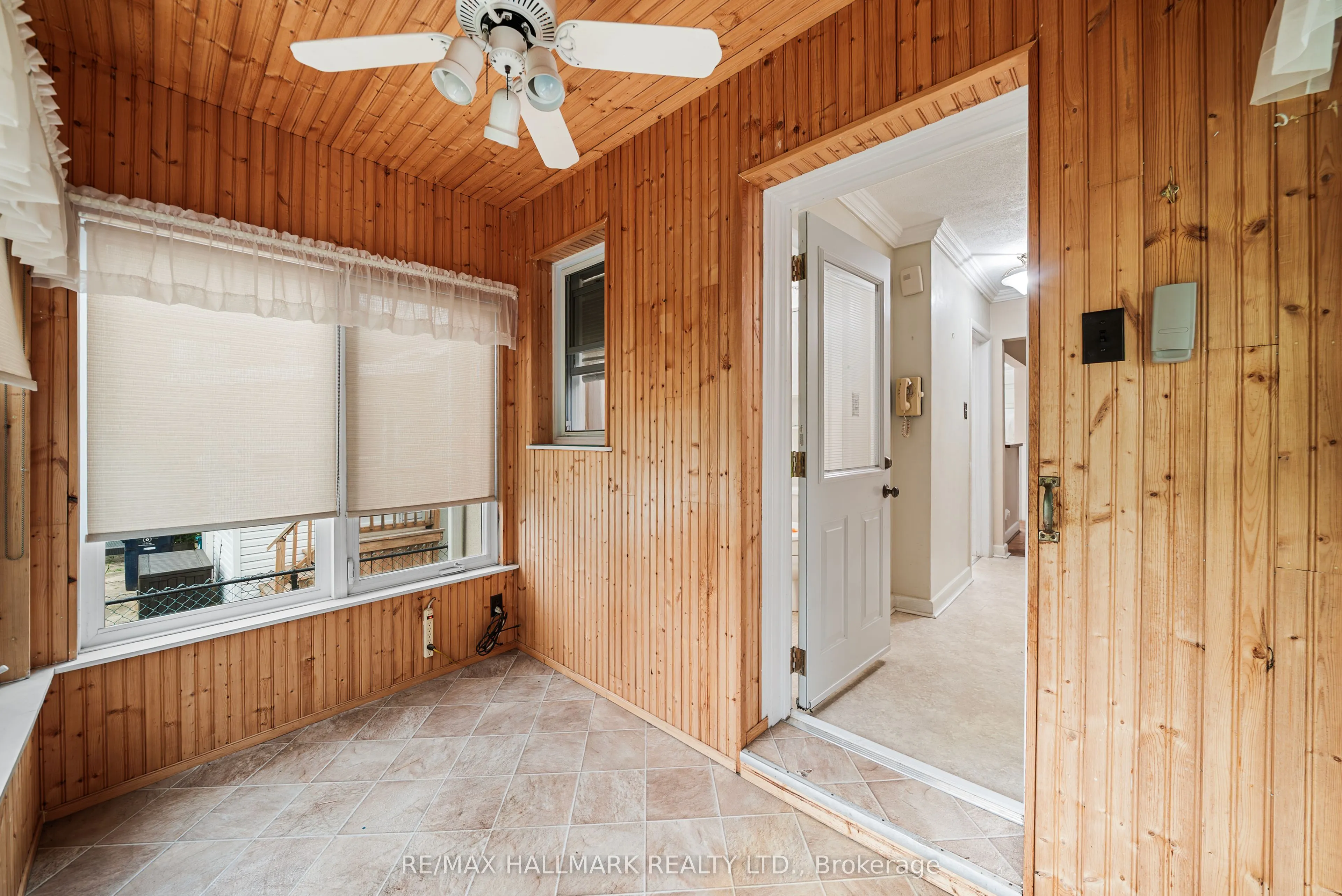 27 Sunray Crescent