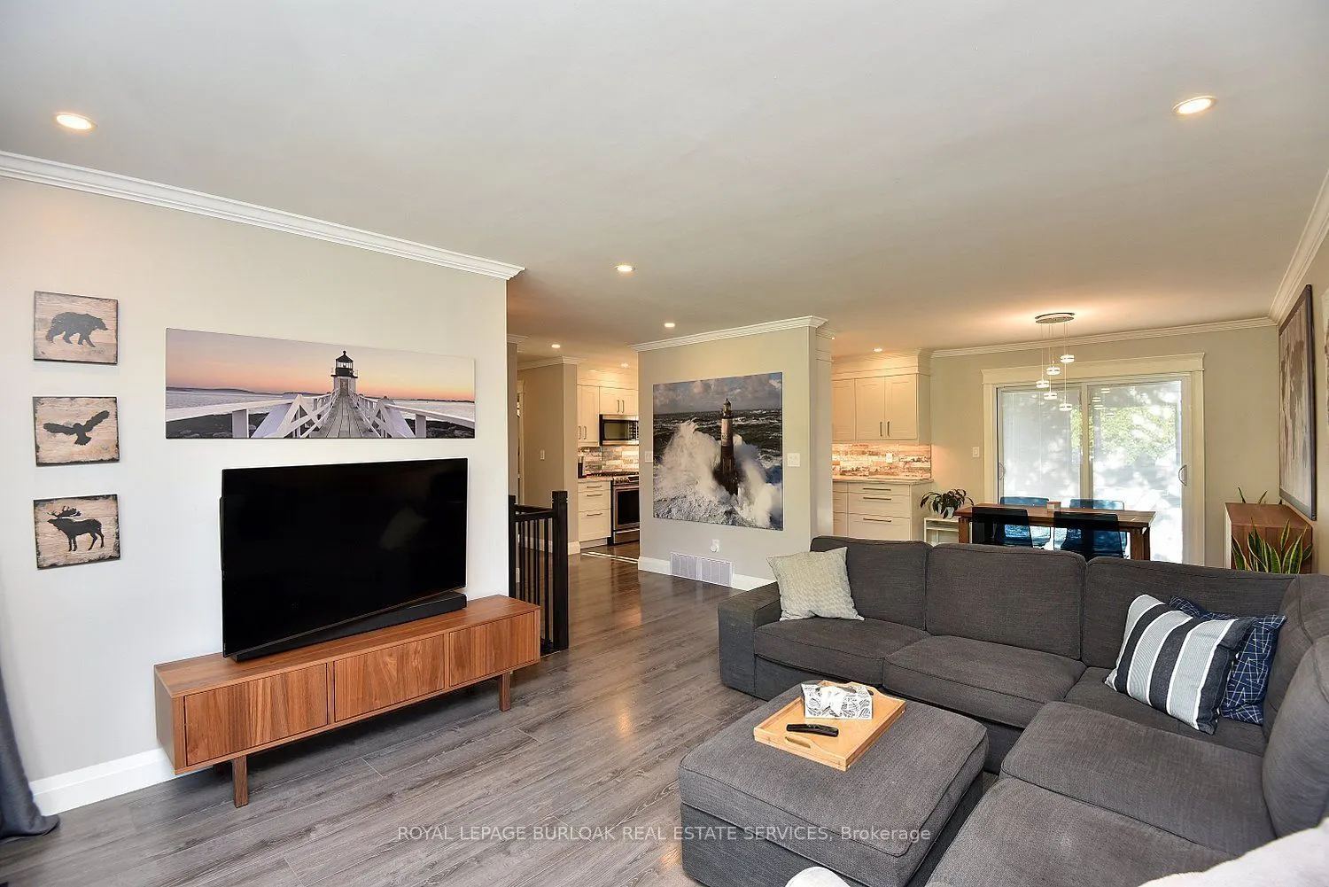 699 Castleguard Crescent