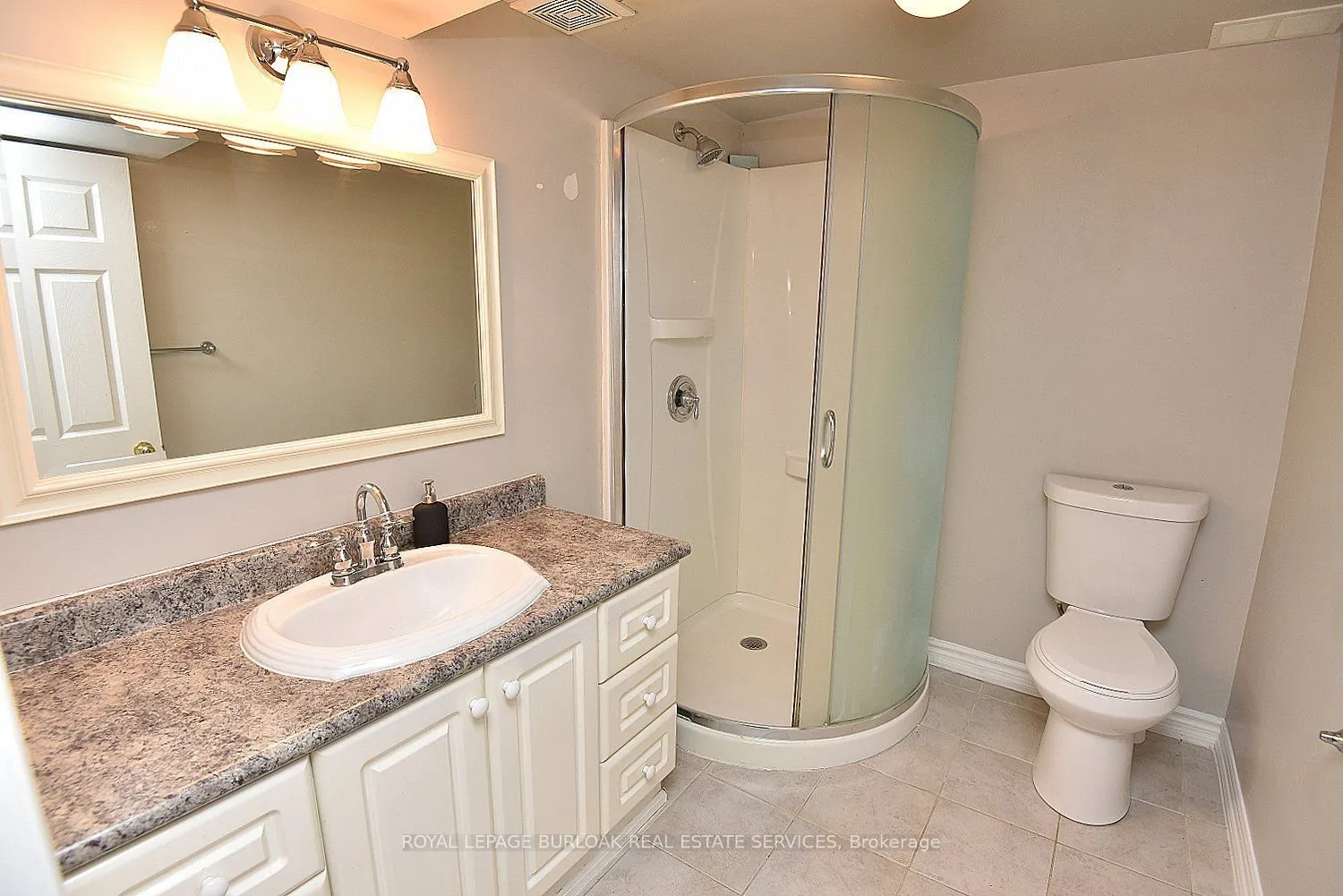 699 Castleguard Crescent