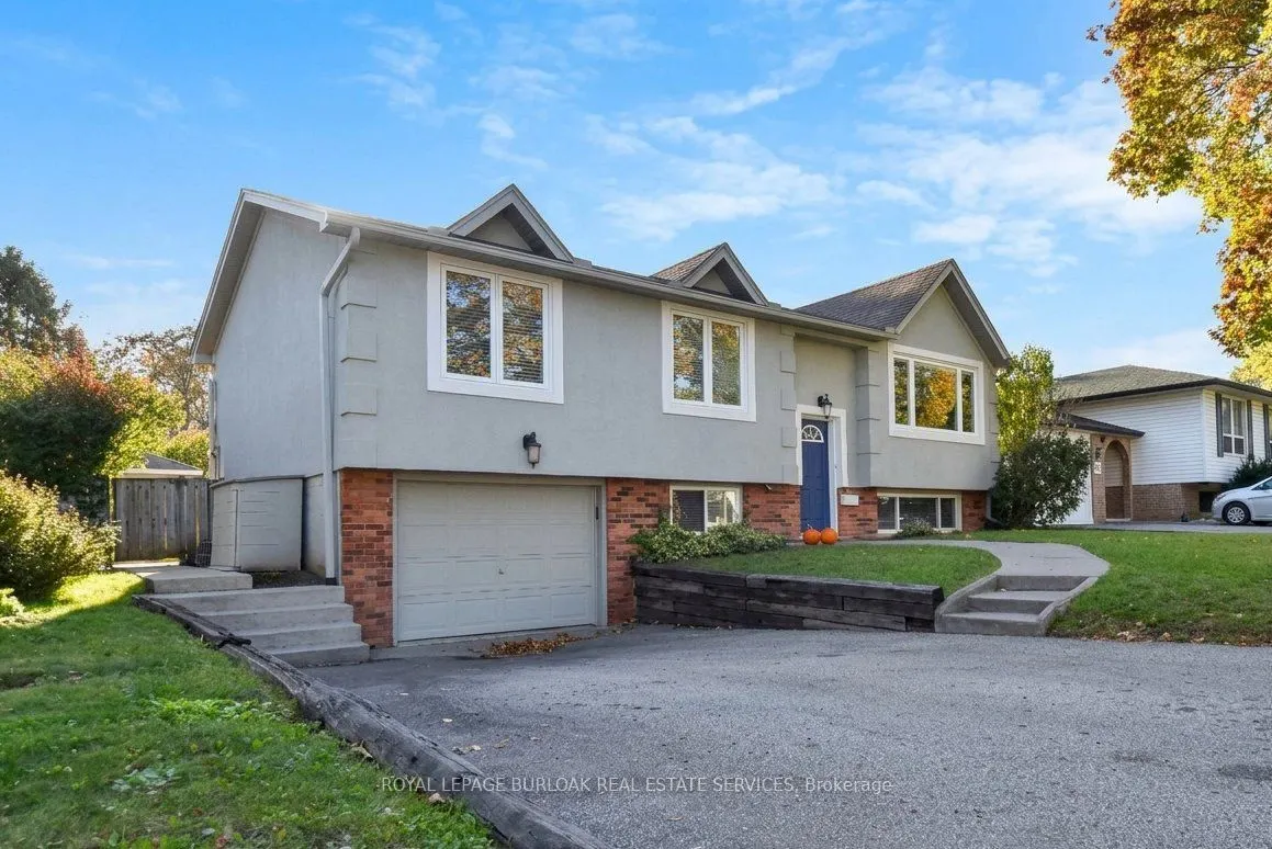 699 Castleguard Crescent