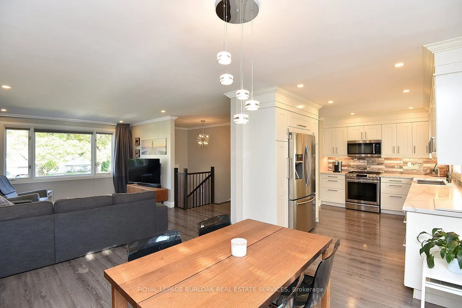 699 Castleguard Crescent