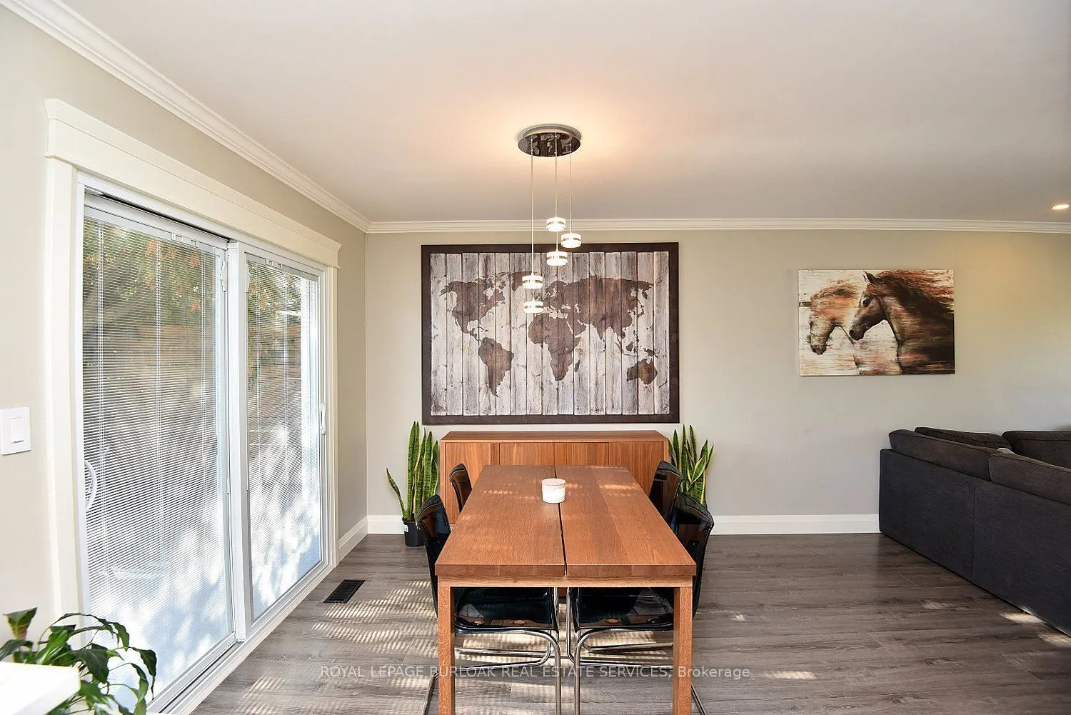 699 Castleguard Crescent
