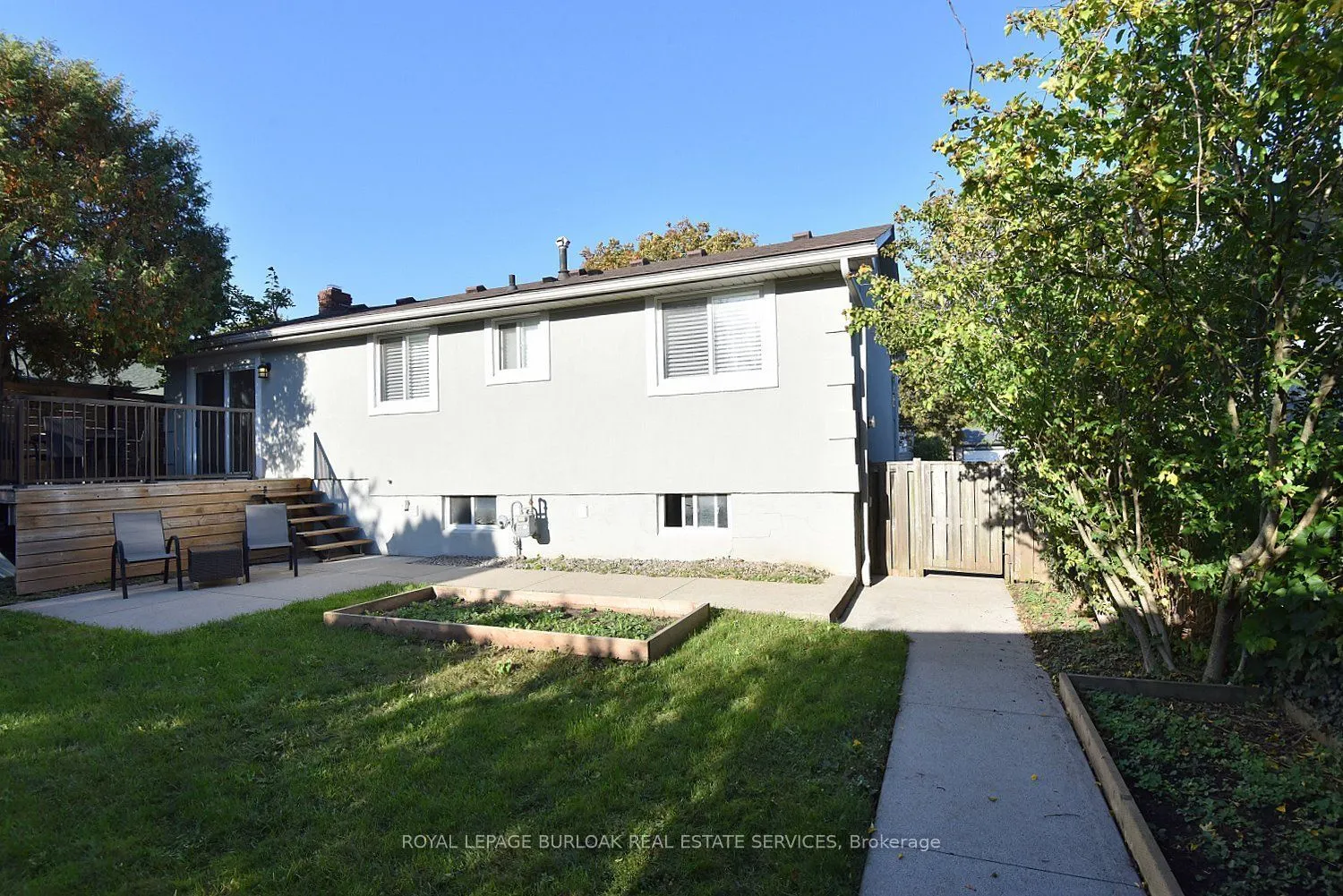 699 Castleguard Crescent