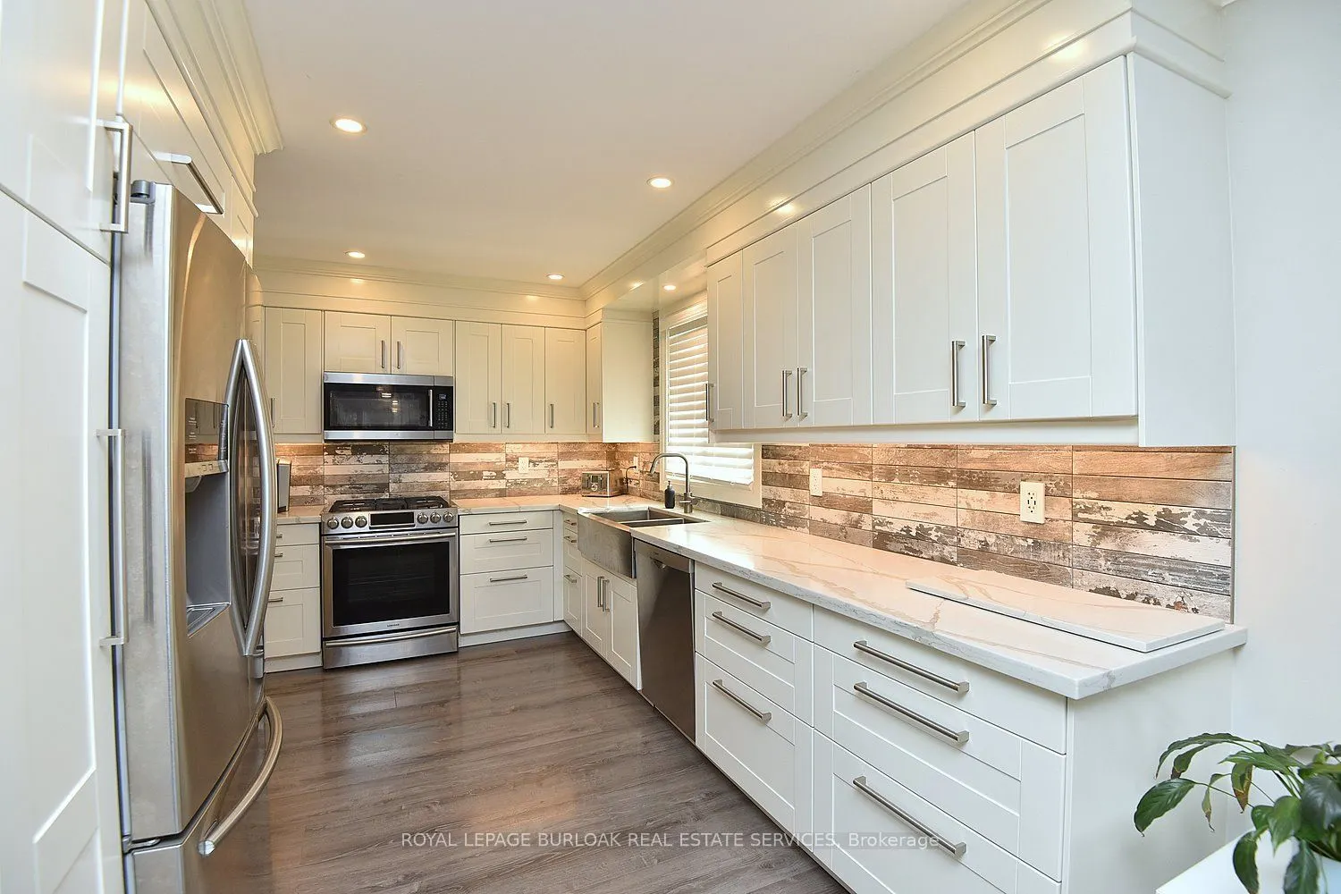 699 Castleguard Crescent