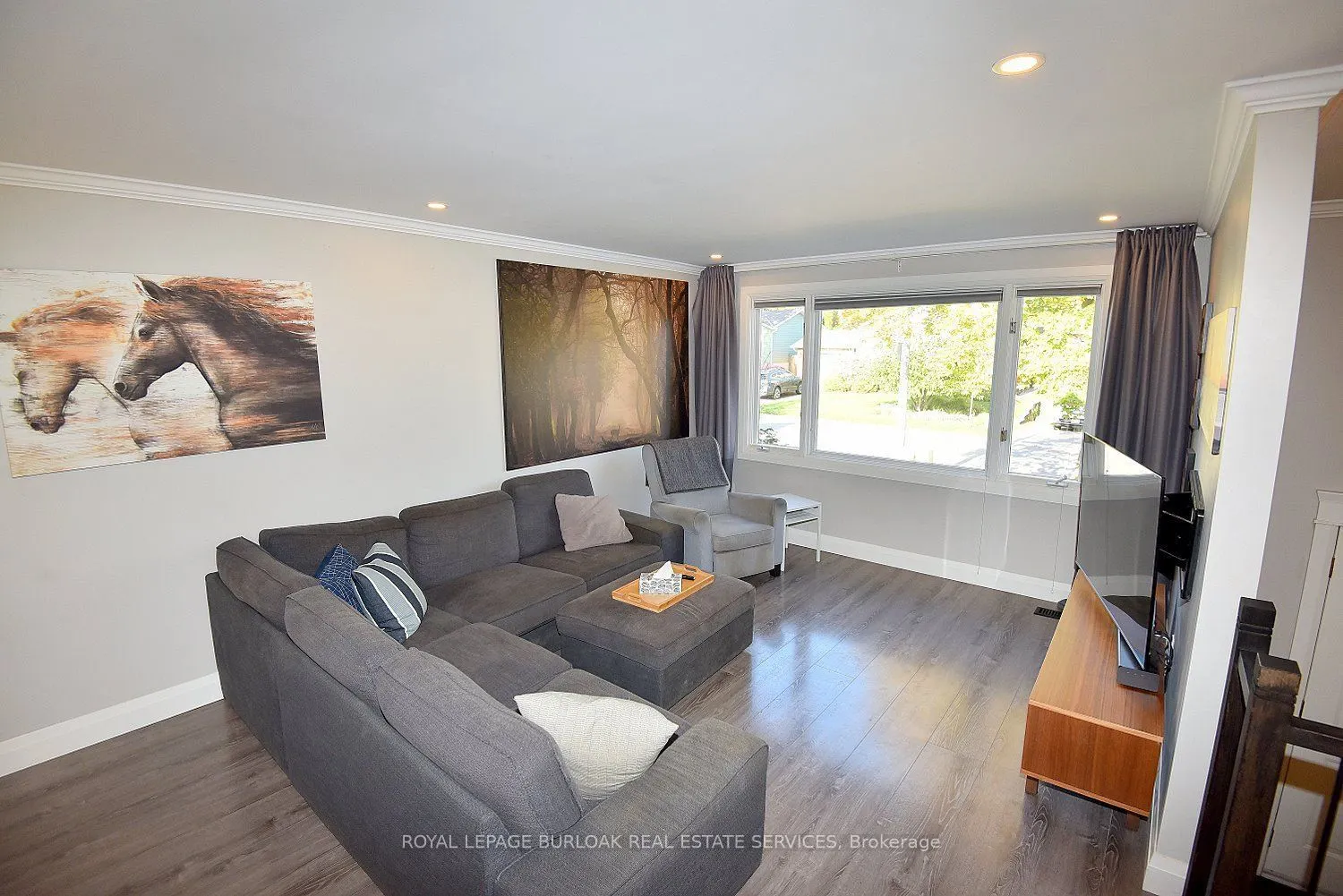 699 Castleguard Crescent