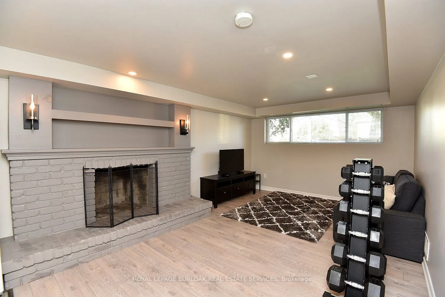 699 Castleguard Crescent