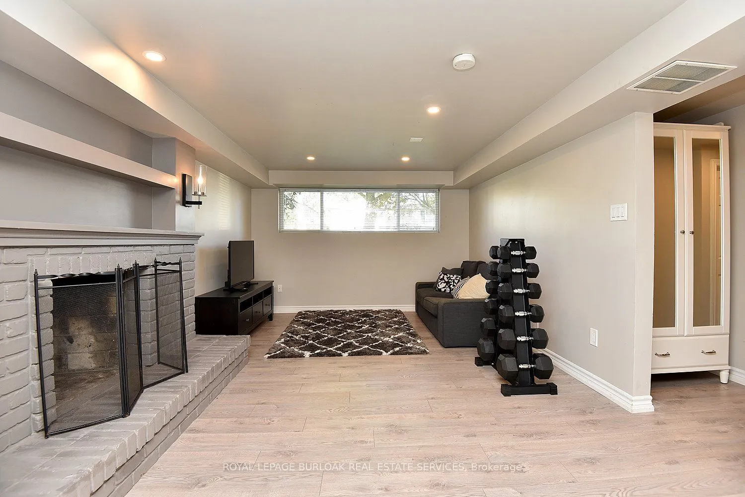 699 Castleguard Crescent