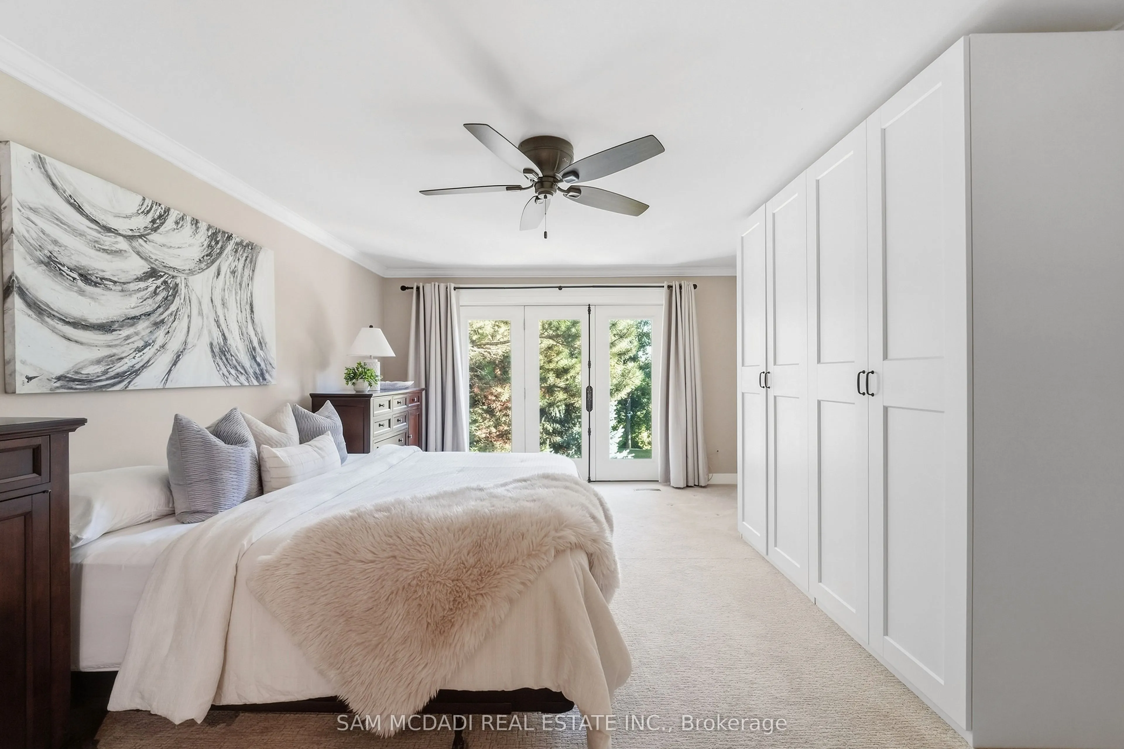 21 Kenninghall Boulevard
