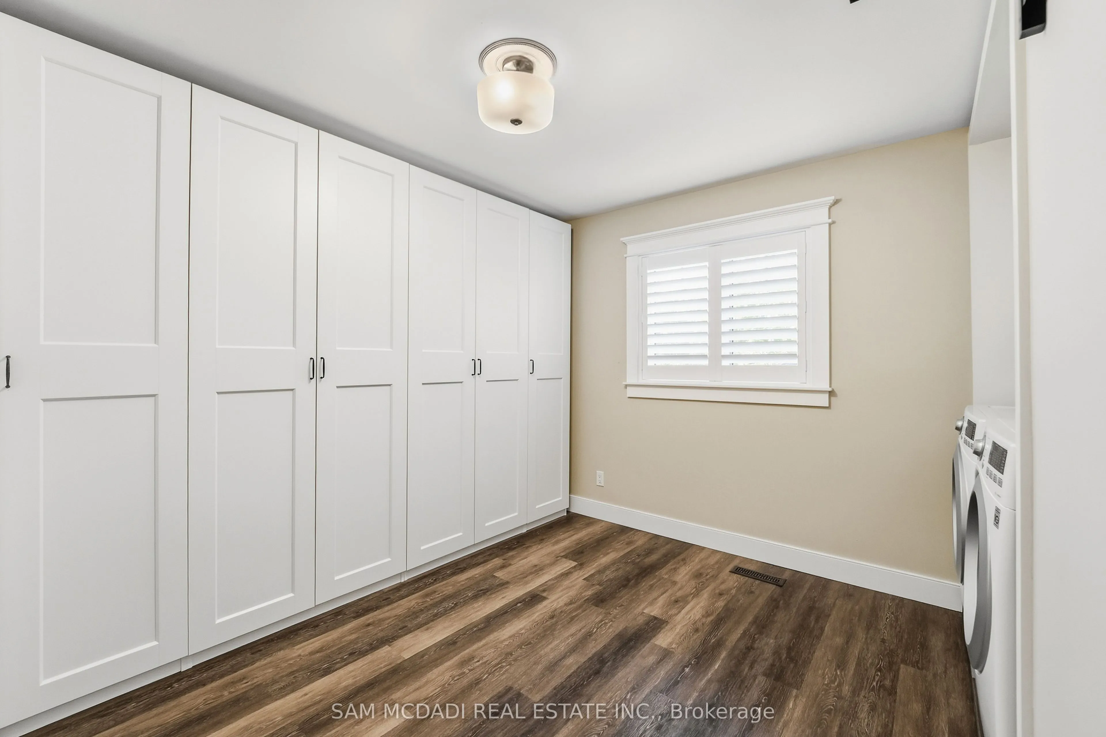 21 Kenninghall Boulevard