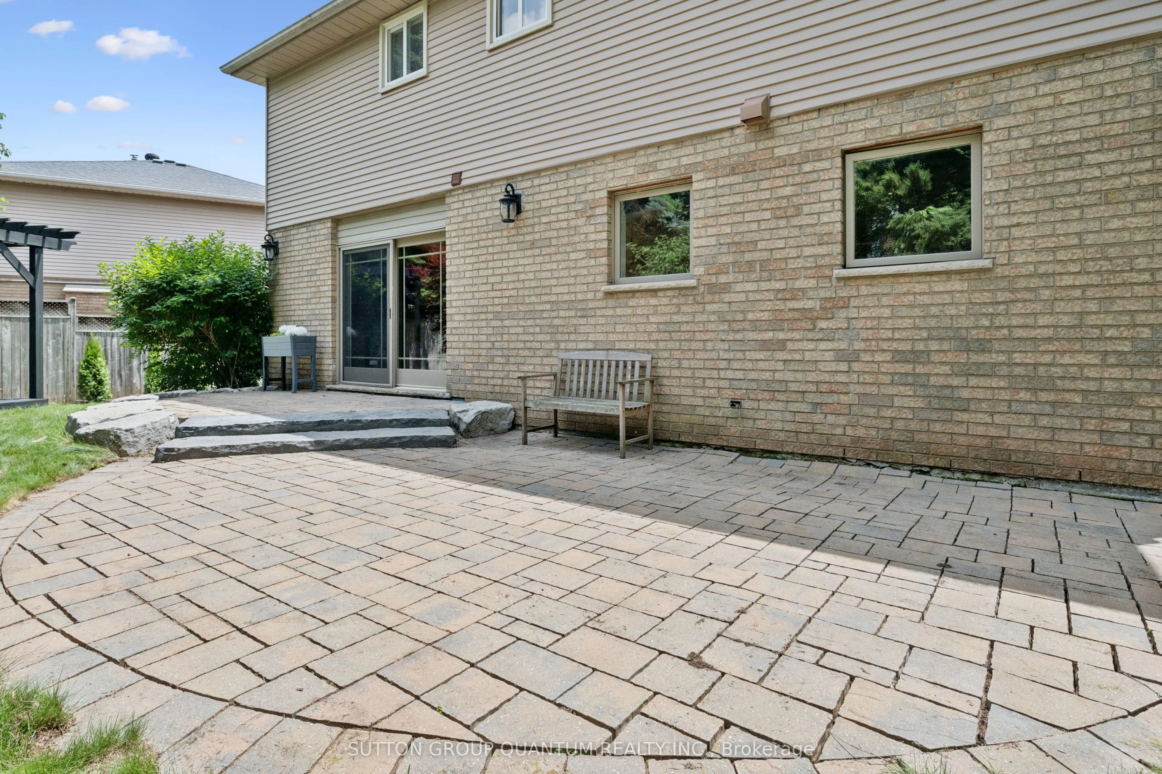 3092 Shannon Crescent