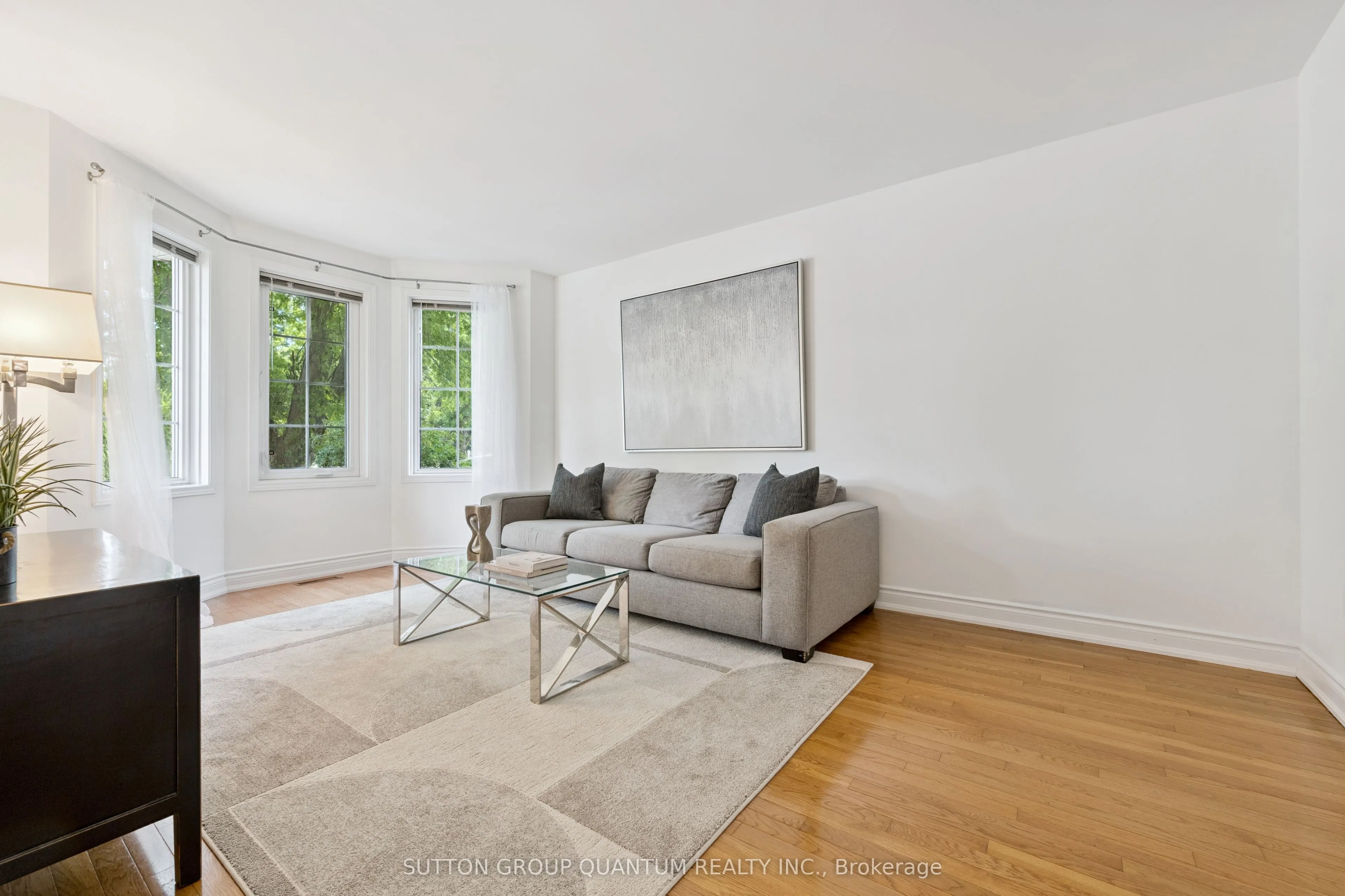 3092 Shannon Crescent