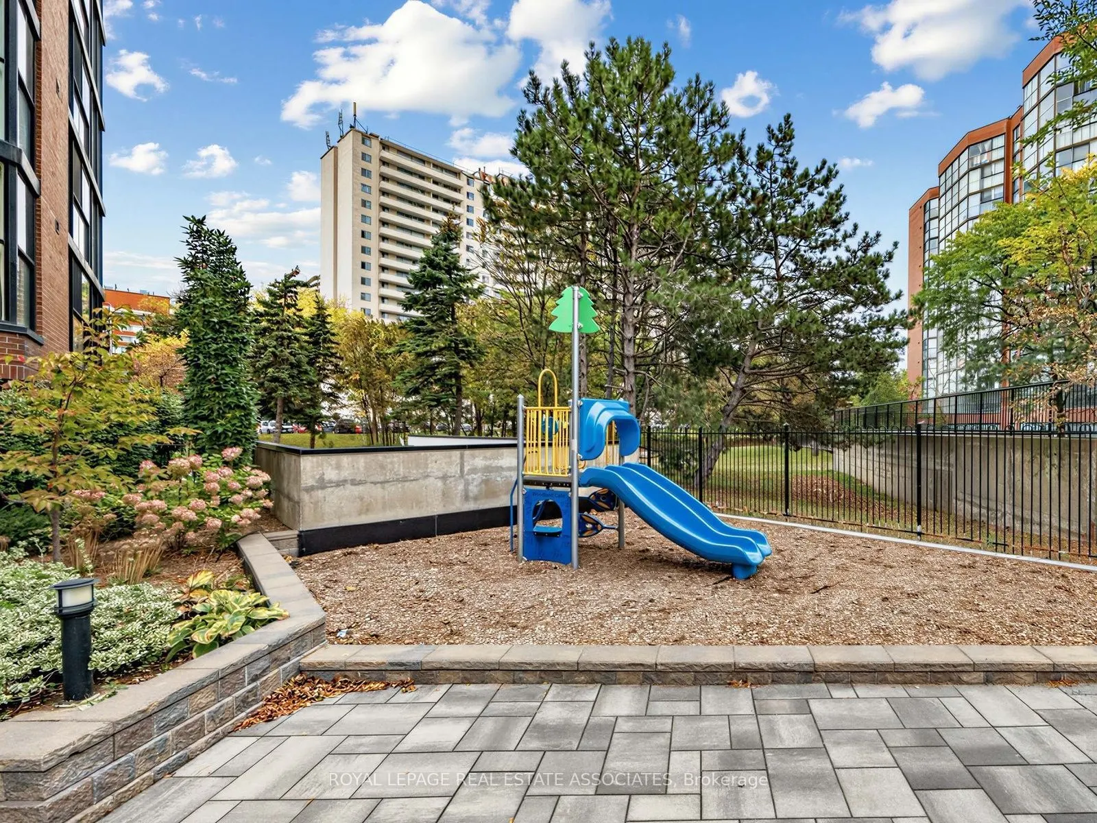 2091 Hurontario Street #504
