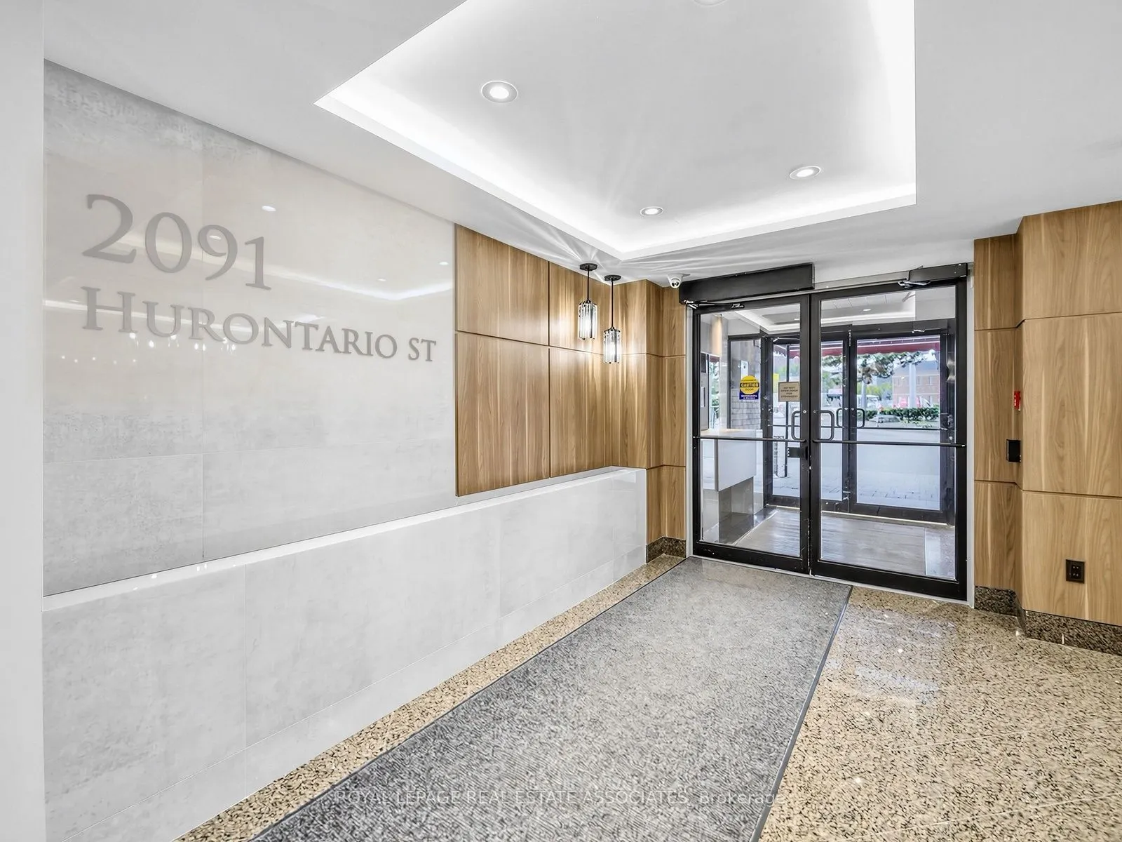 2091 Hurontario Street #504