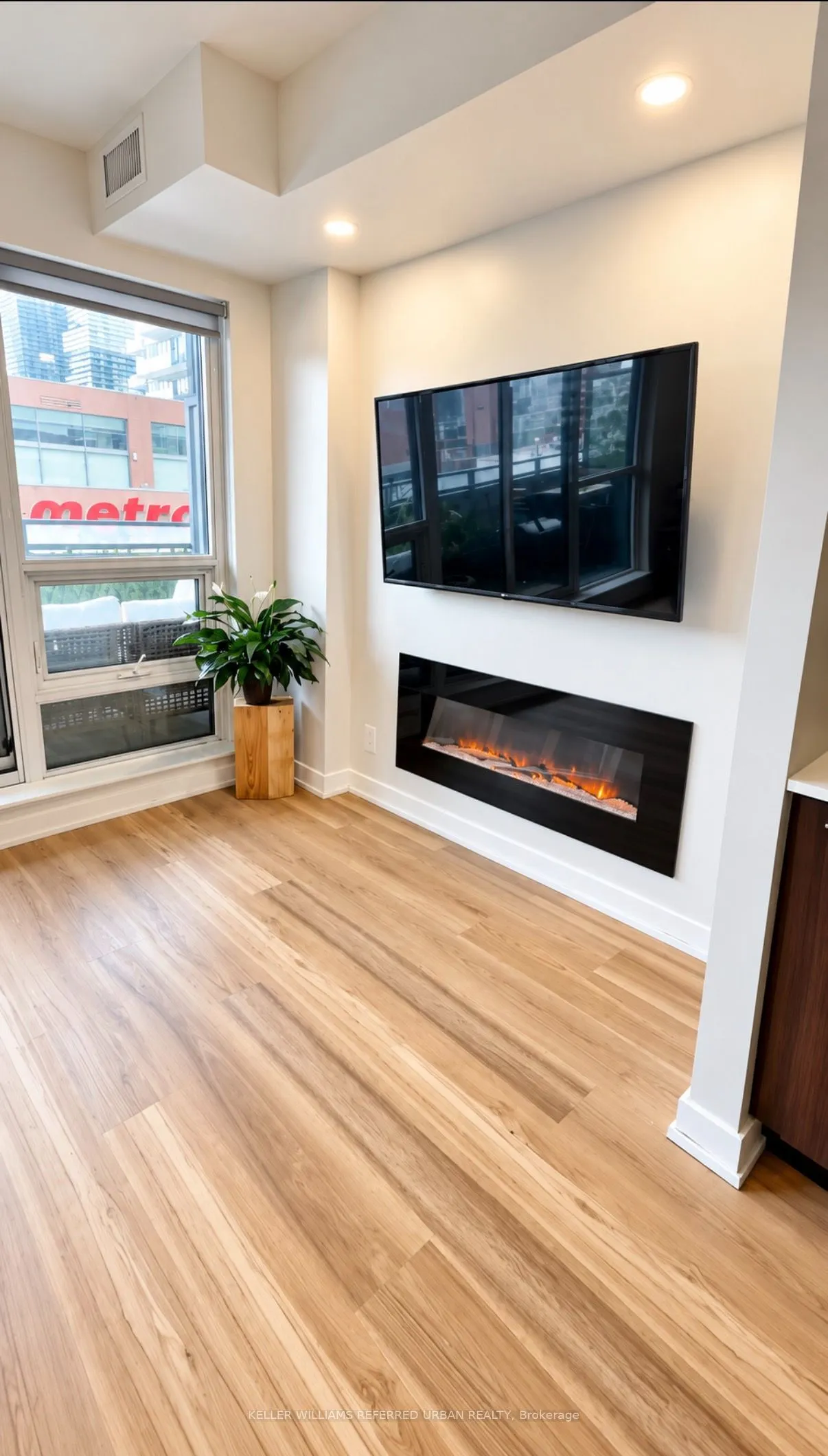 2220 Lakeshore Boulevard #307