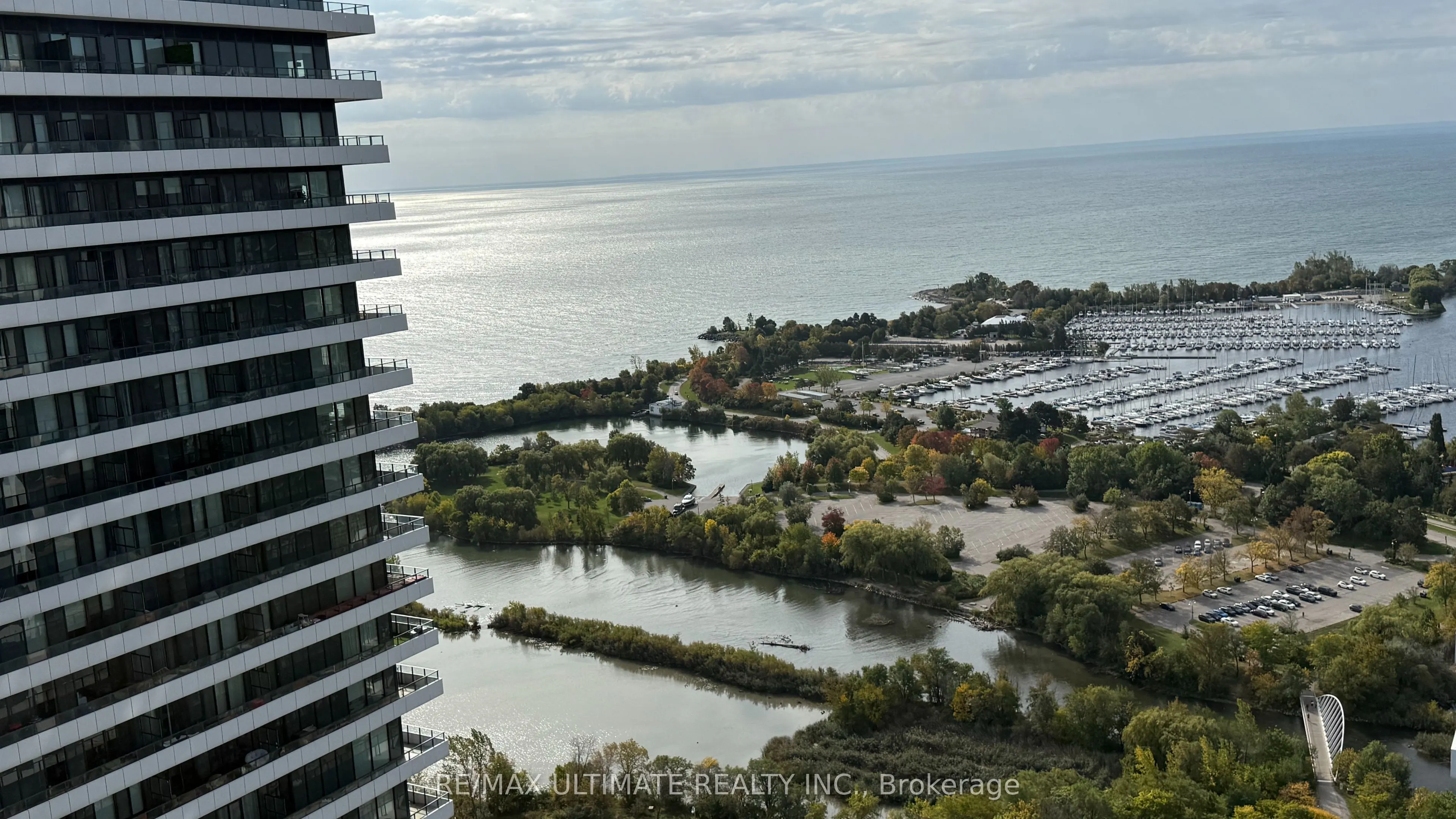 33 Shore Breeze Drive #3901