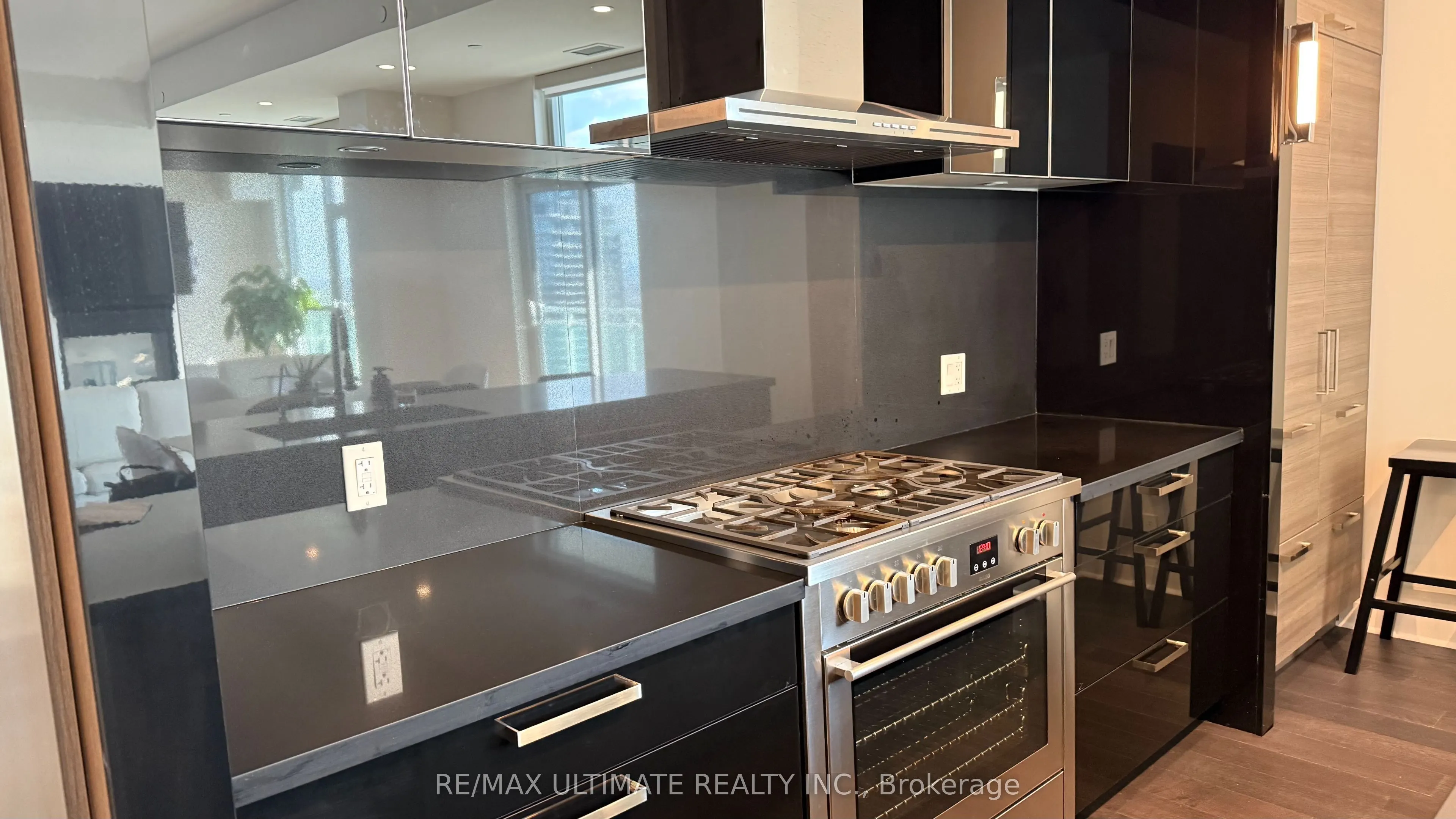 33 Shore Breeze Drive #3901