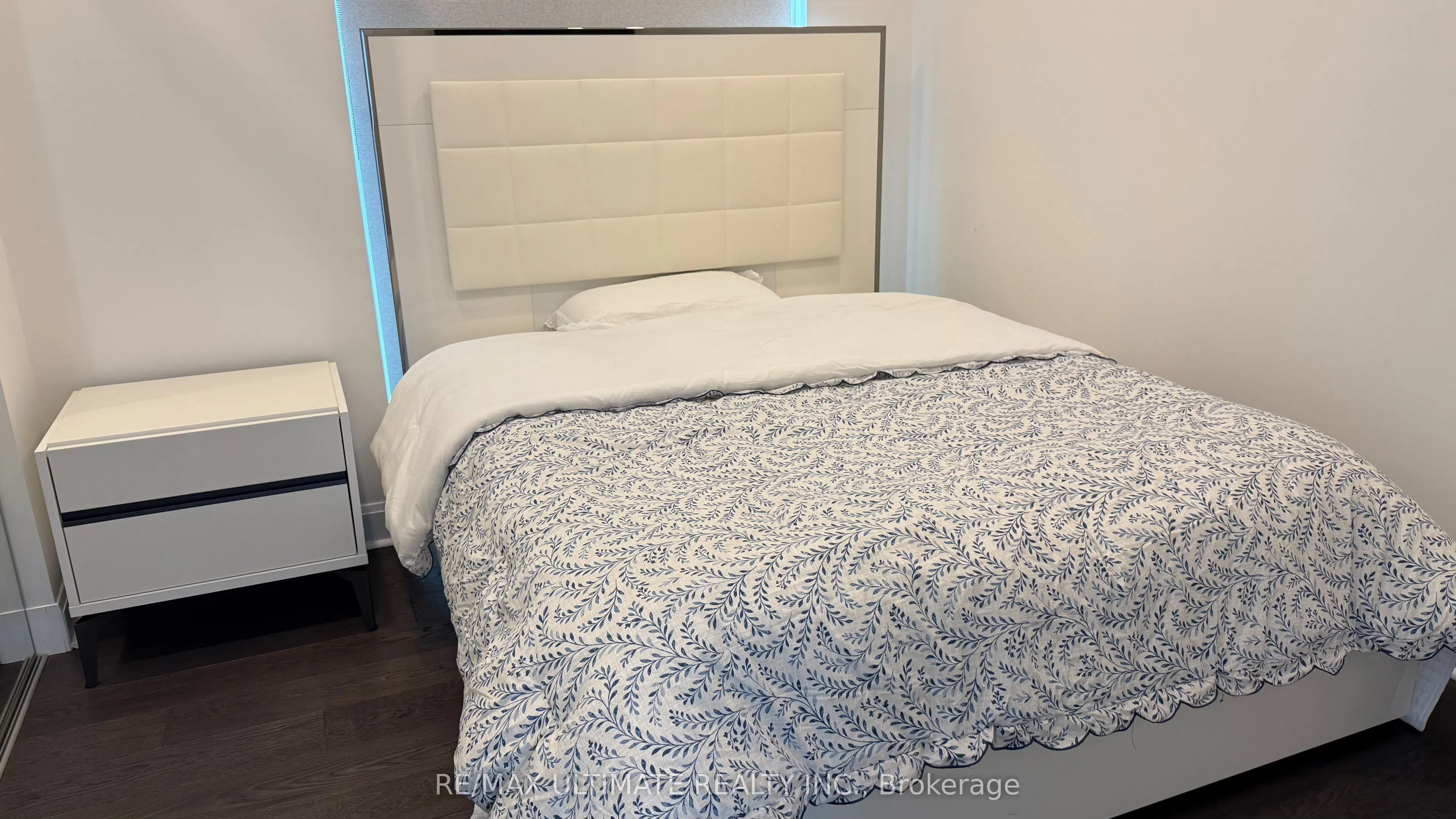 33 Shore Breeze Drive #3901