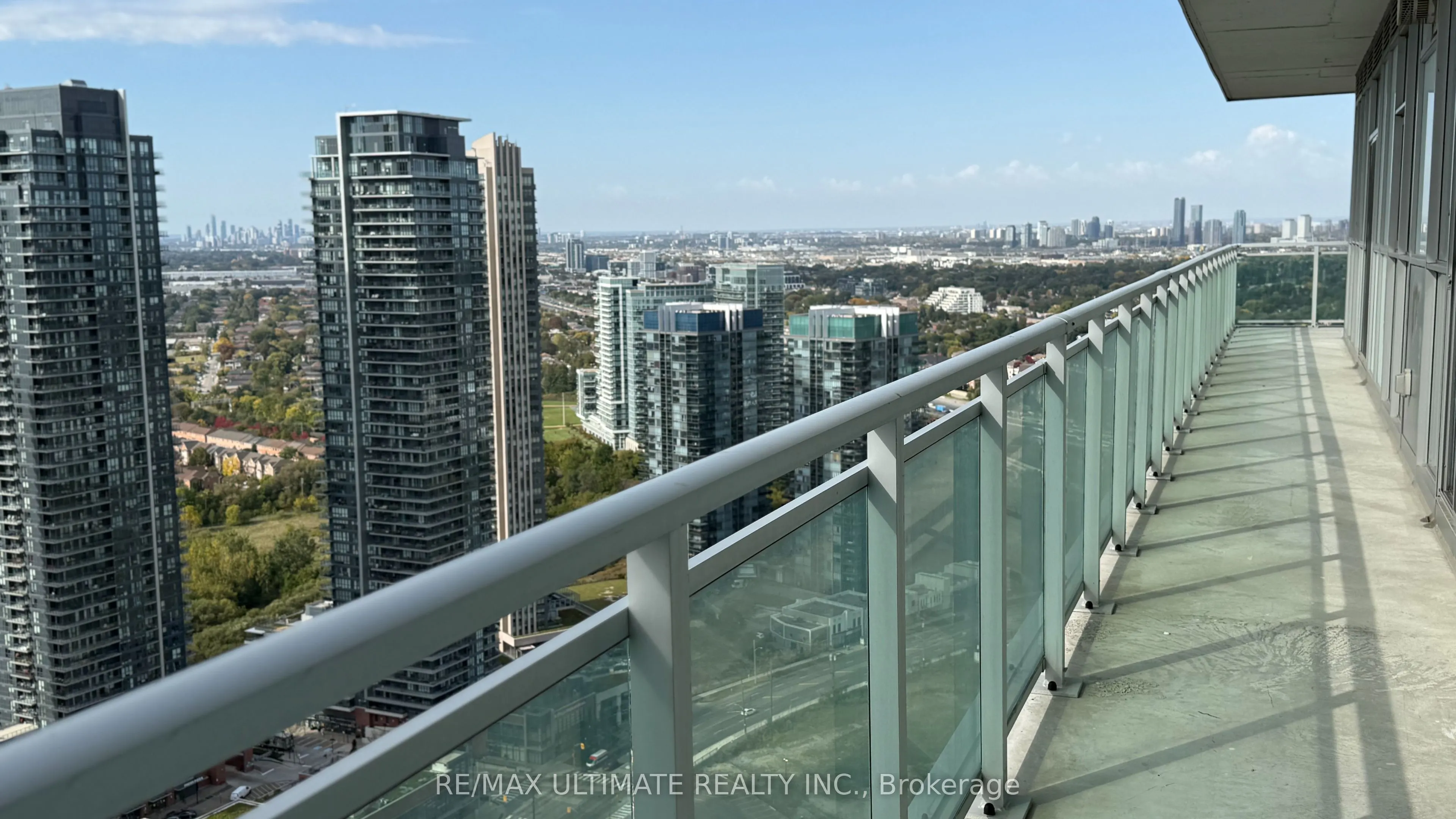 33 Shore Breeze Drive #3901