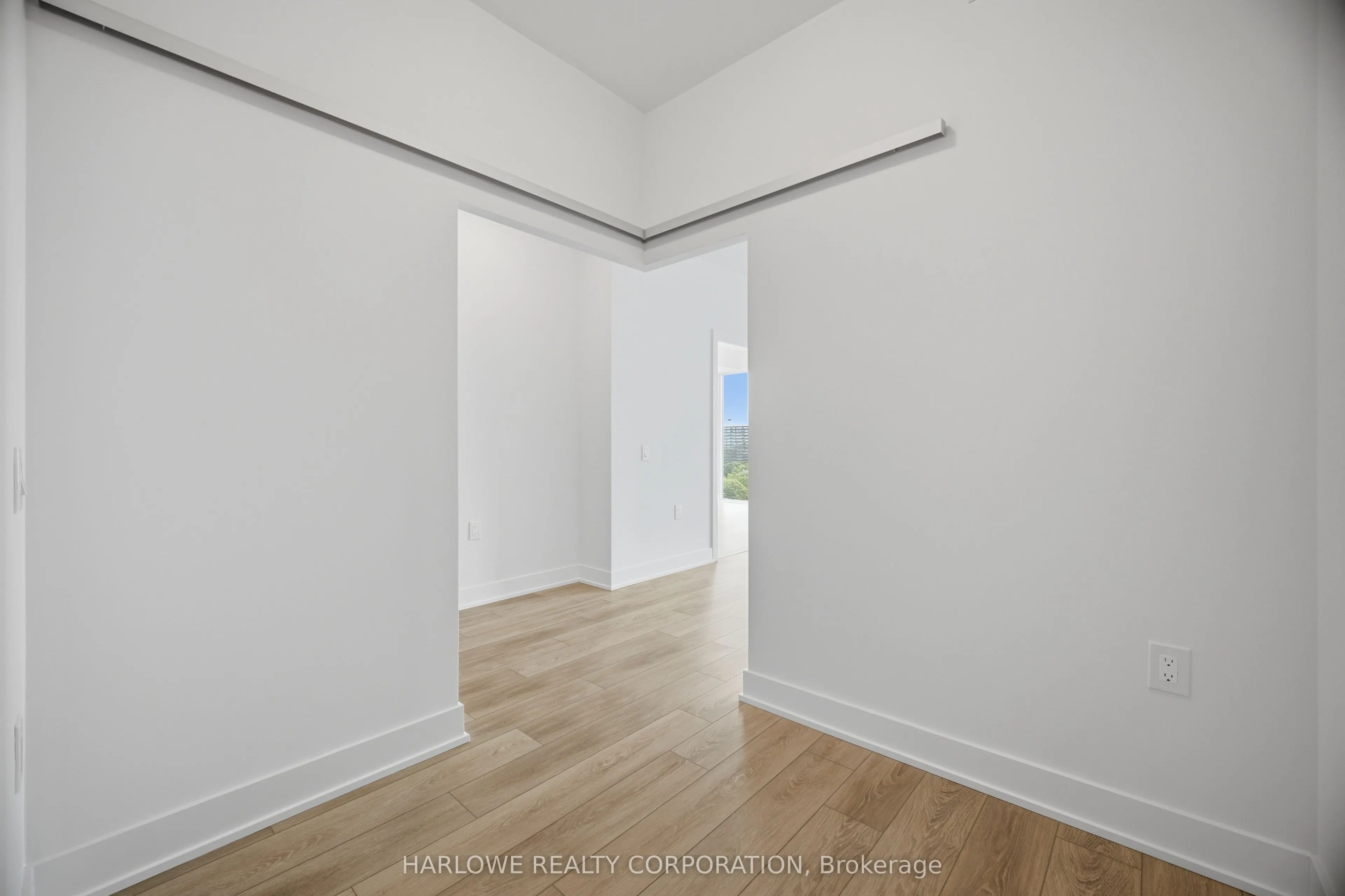 2088 James Street #907