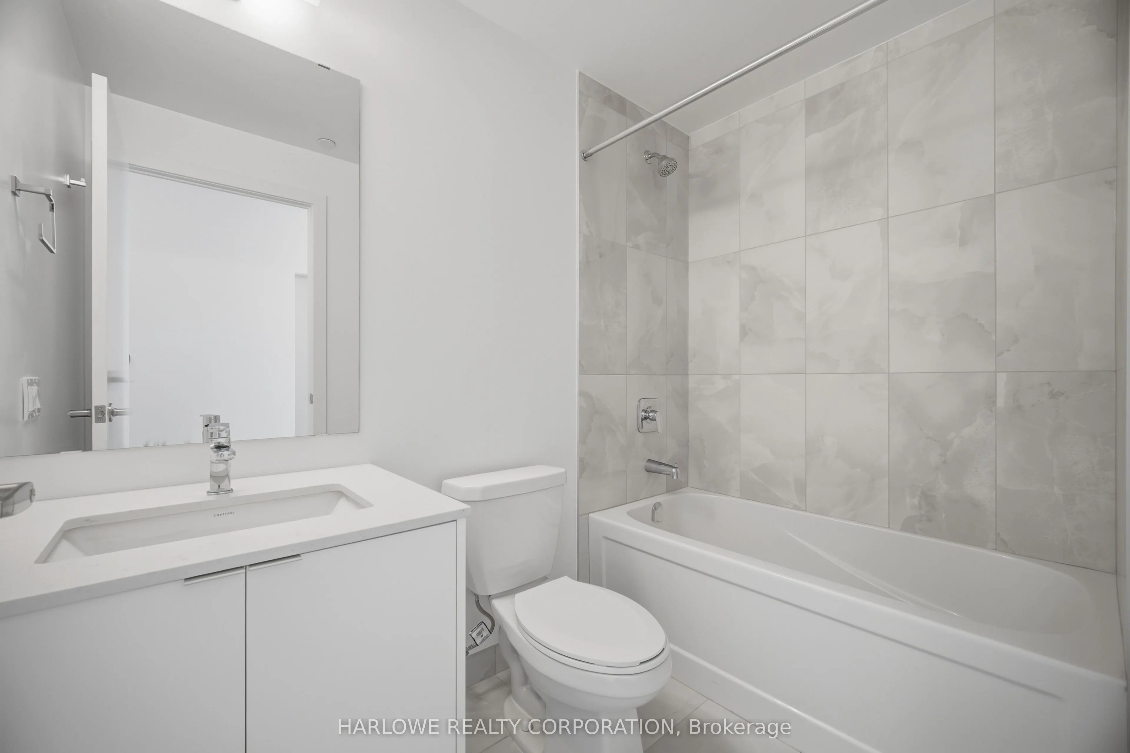 2088 James Street #907