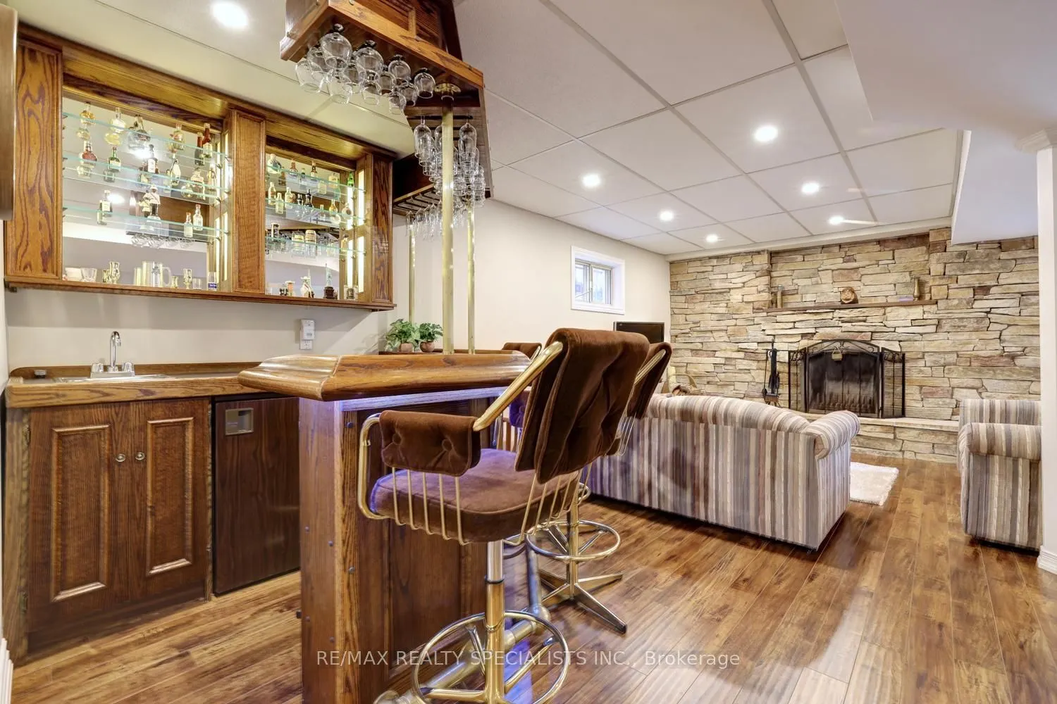 1027 Serdica Court