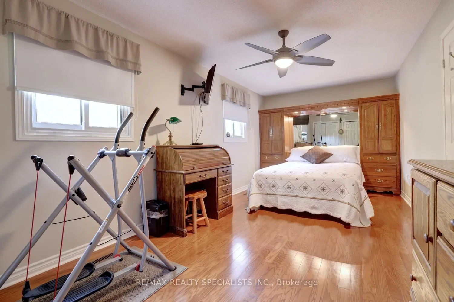 1027 Serdica Court