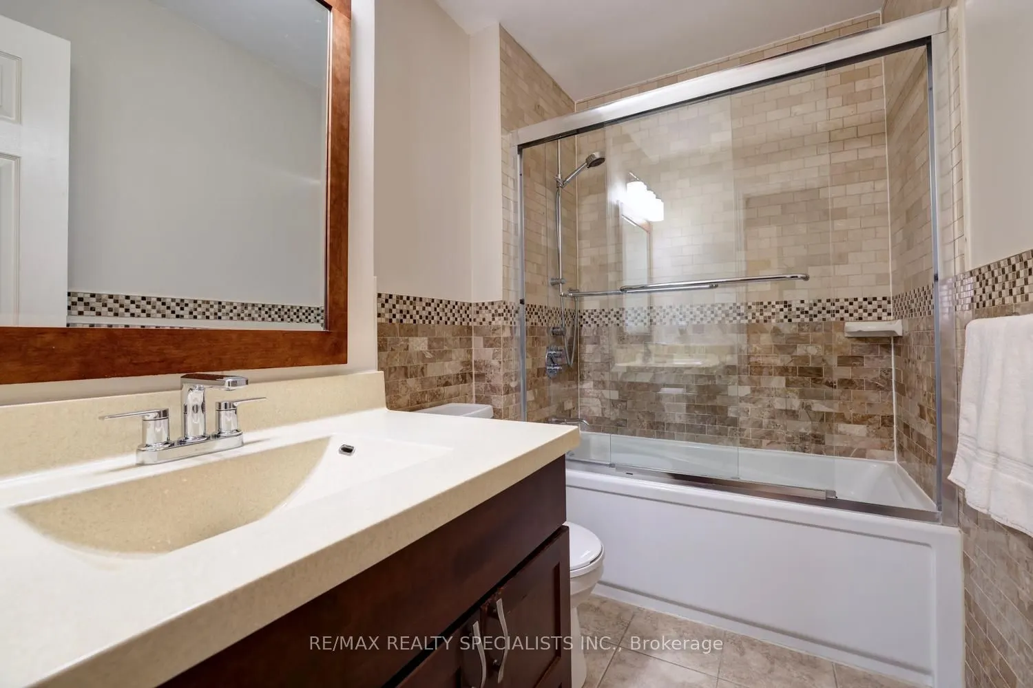 1027 Serdica Court