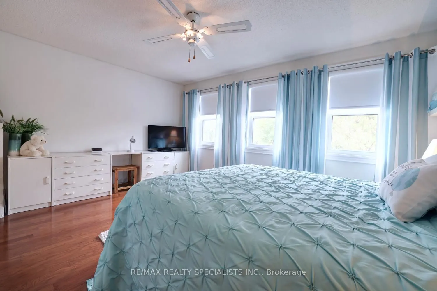 1027 Serdica Court