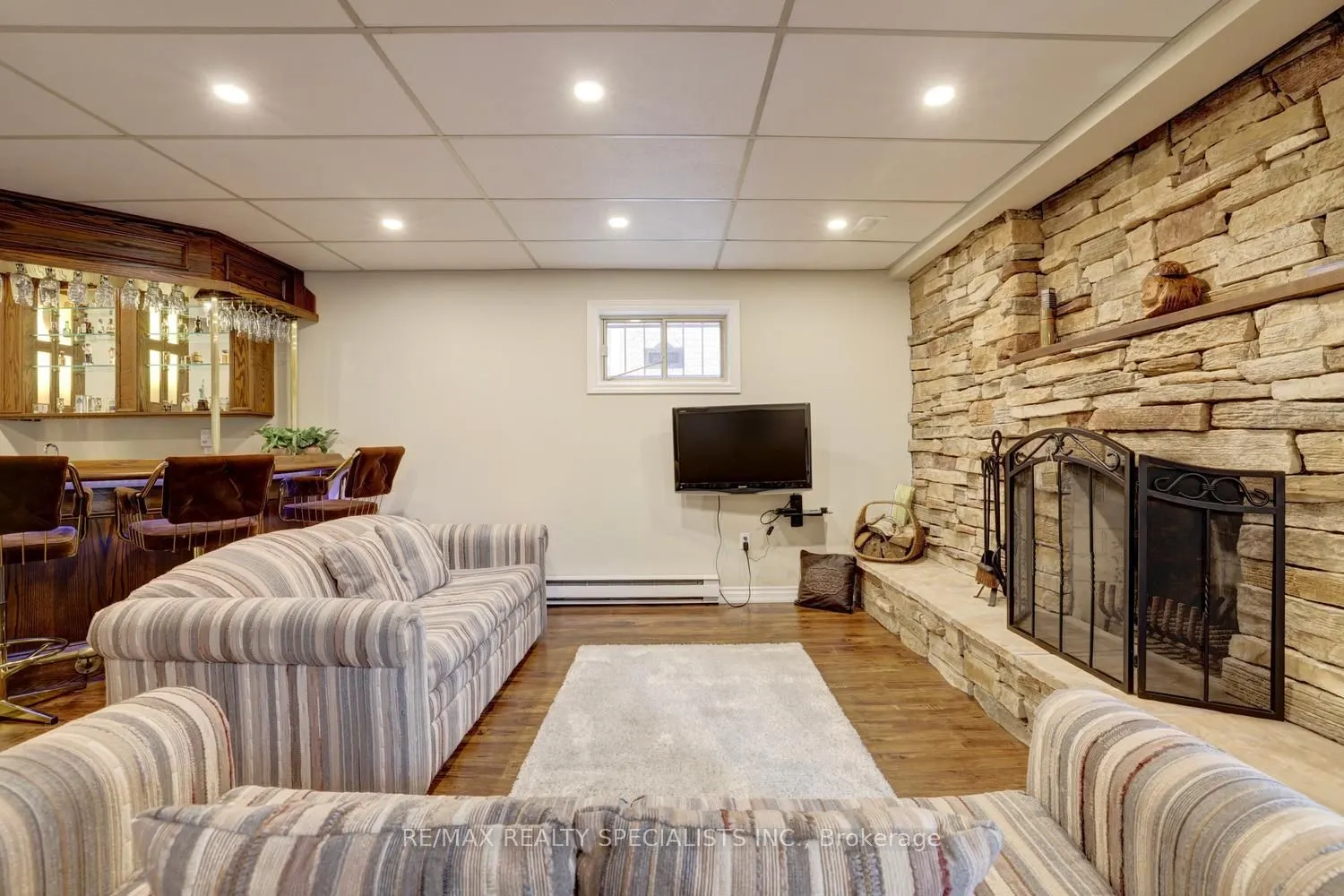 1027 Serdica Court