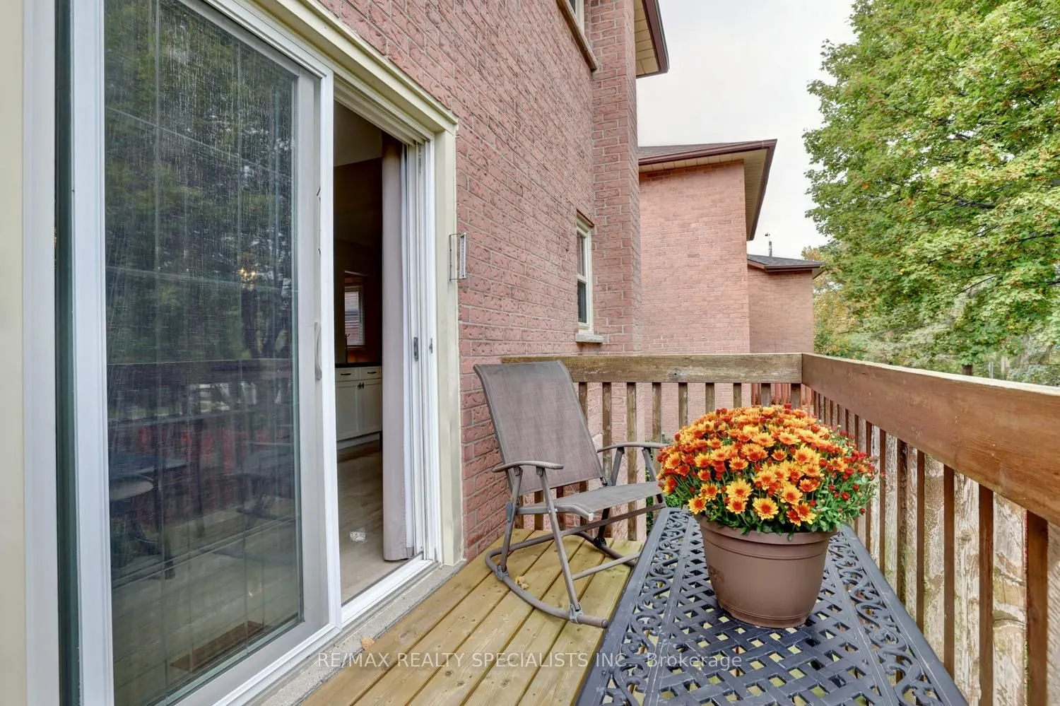 1027 Serdica Court
