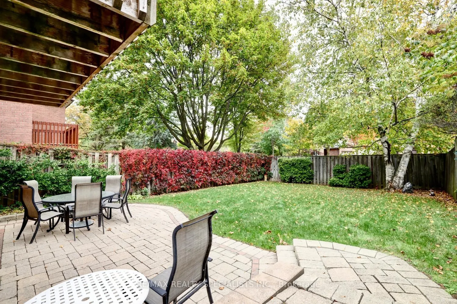 1027 Serdica Court