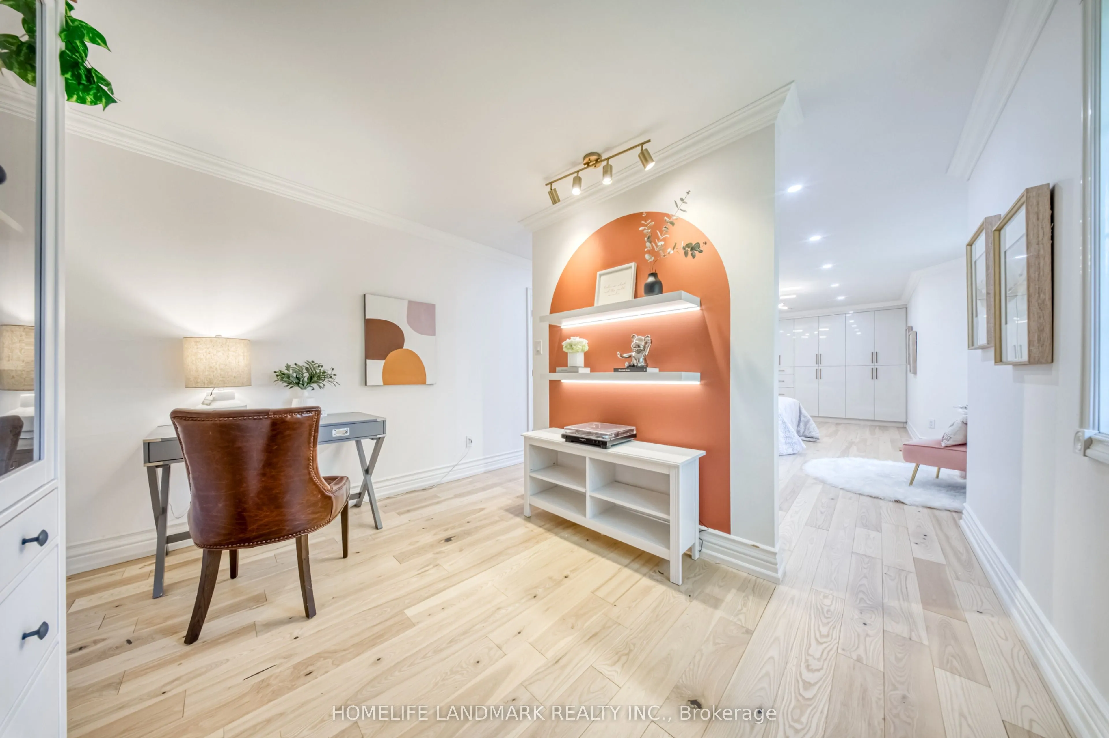 1323 Greenwood Crescent