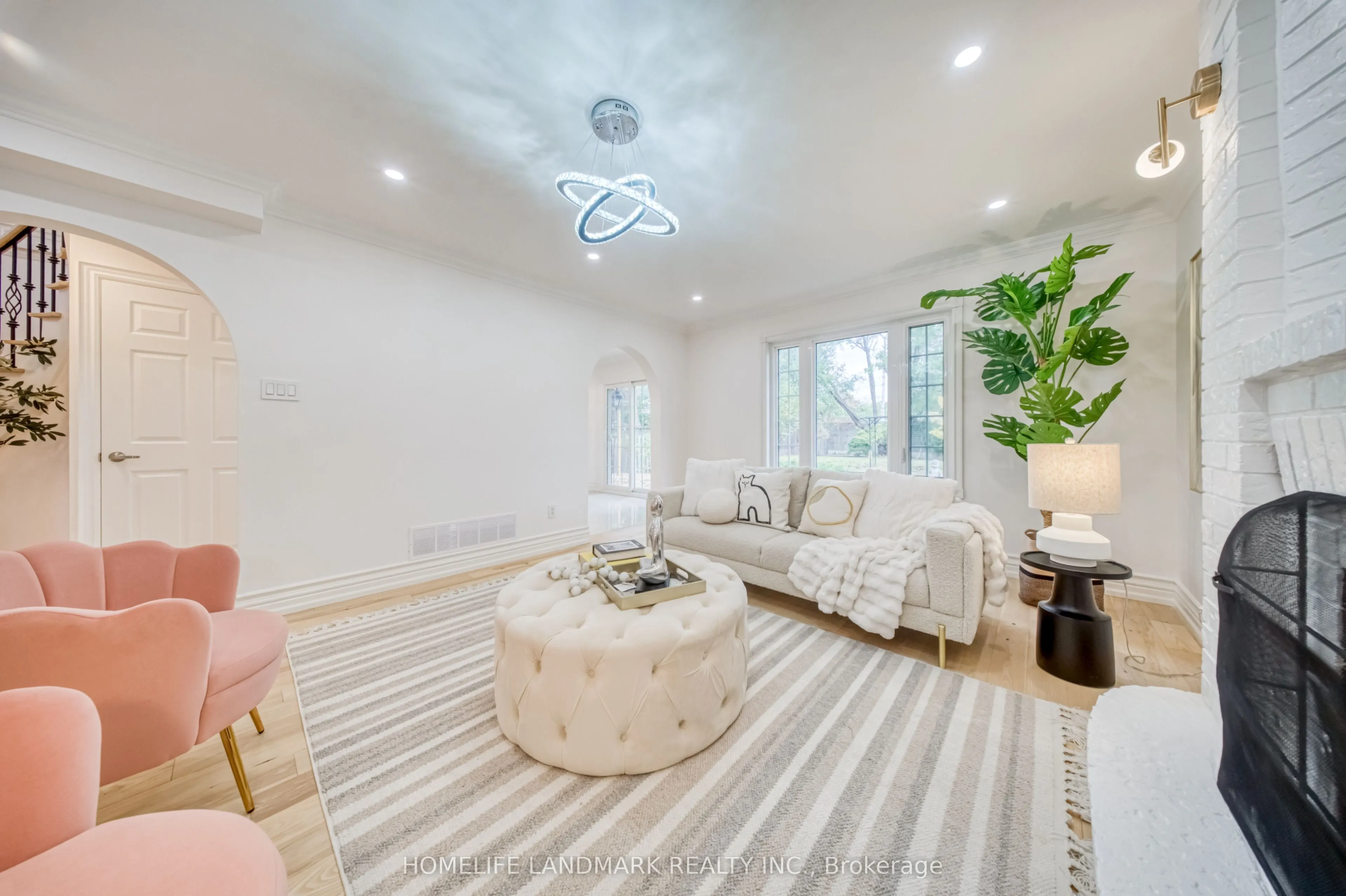 1323 Greenwood Crescent