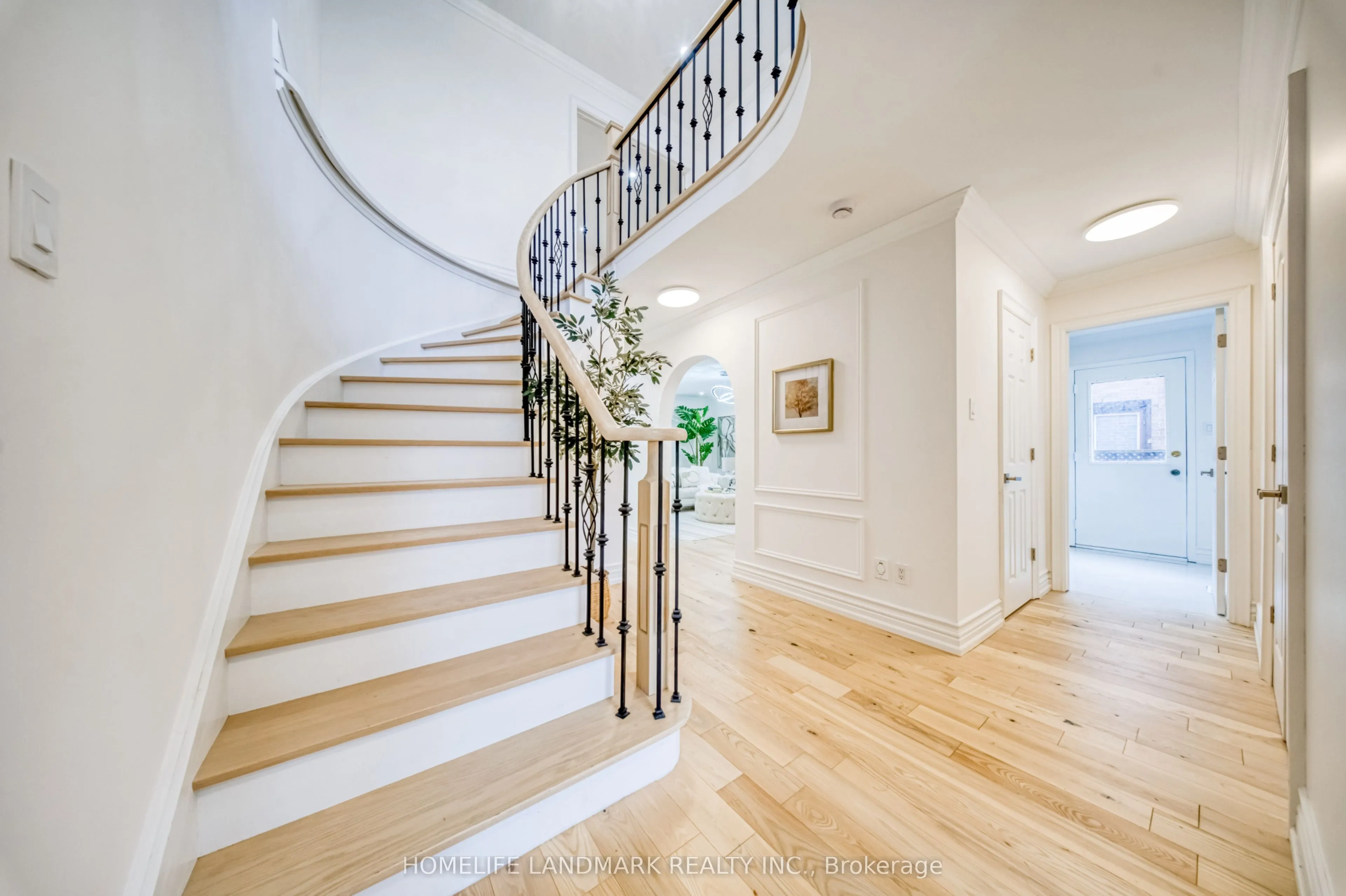 1323 Greenwood Crescent