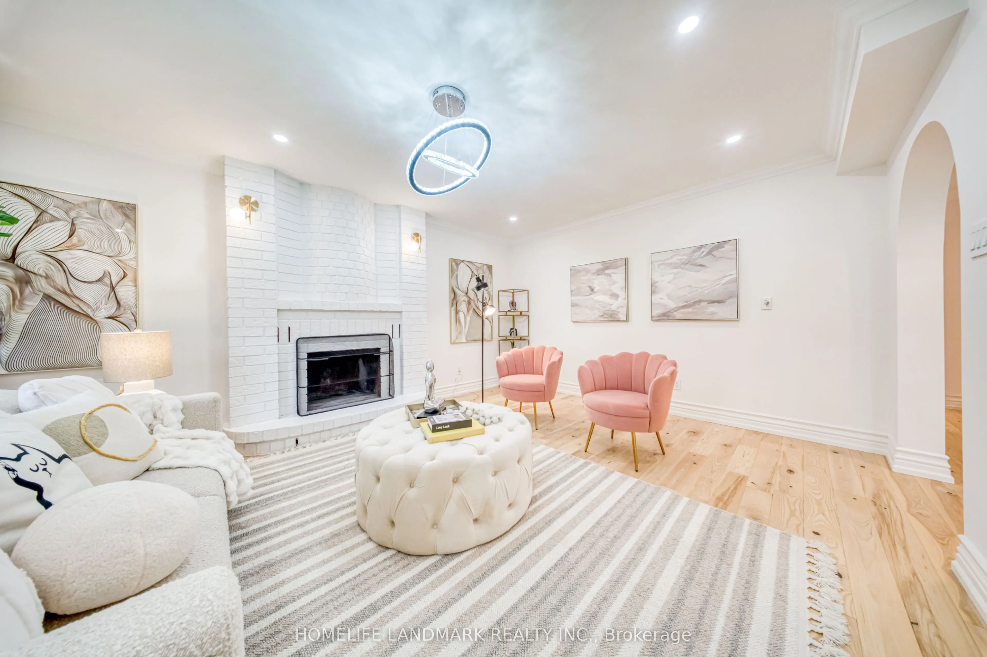 1323 Greenwood Crescent