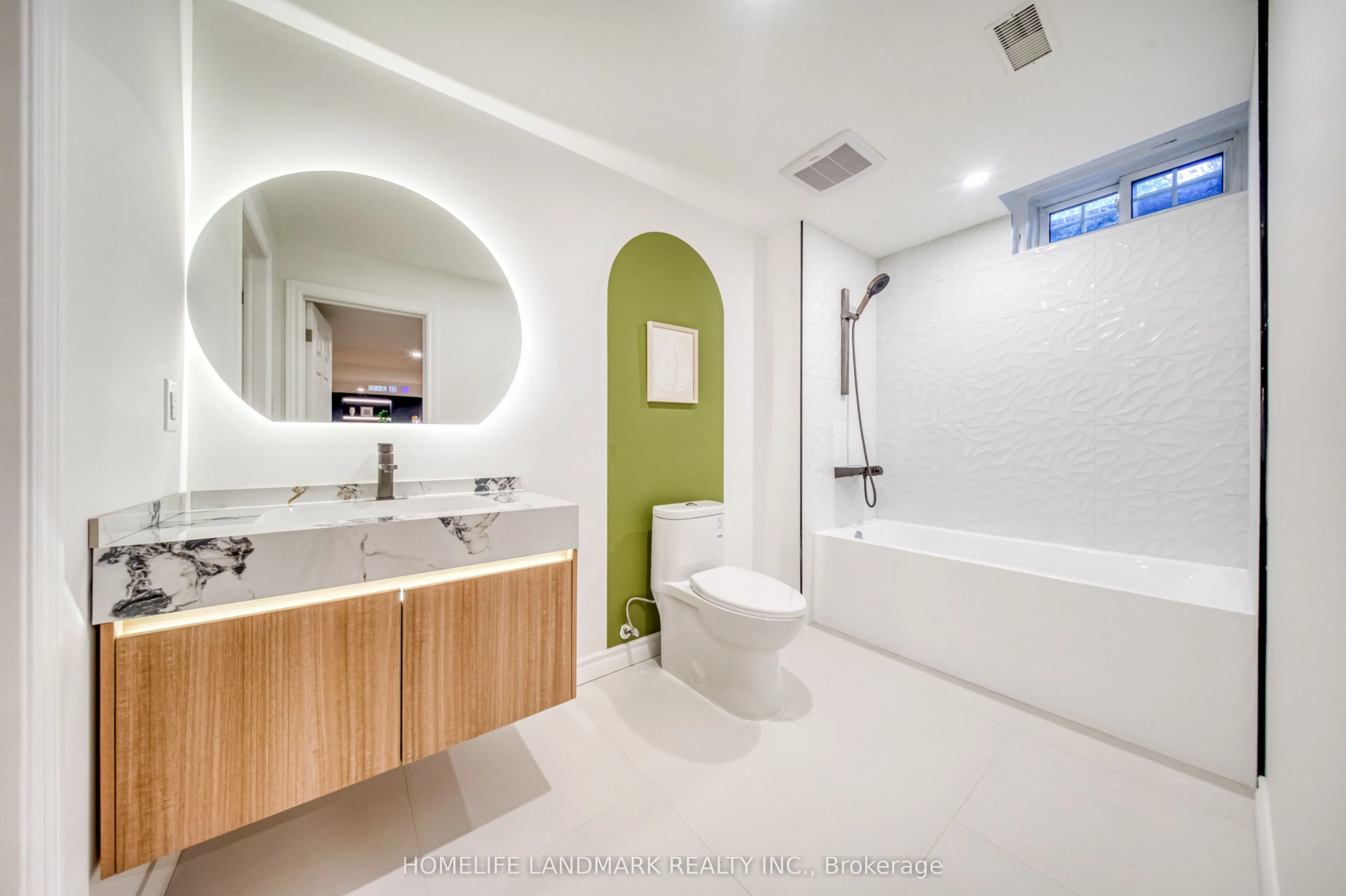 1323 Greenwood Crescent
