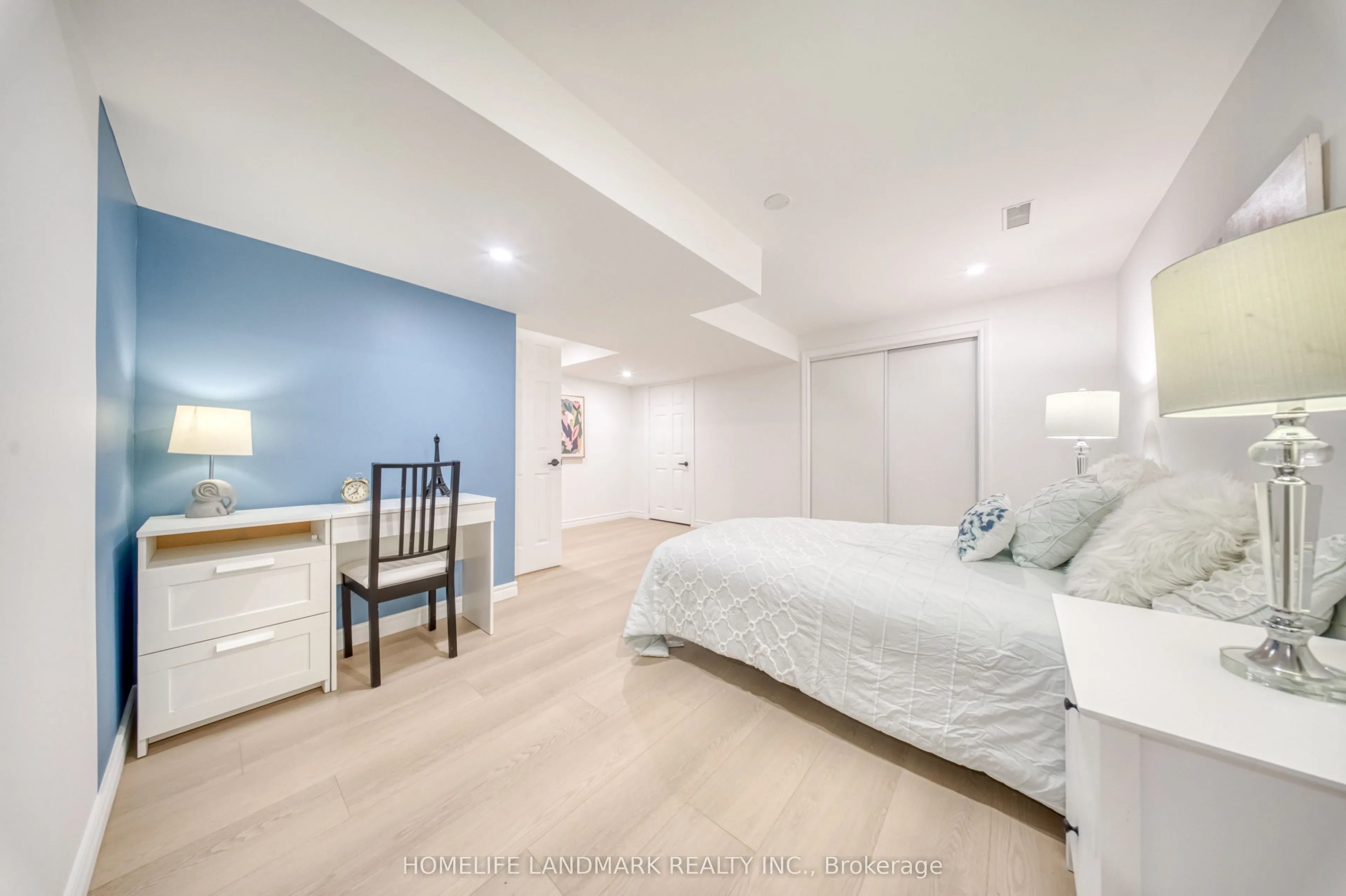 1323 Greenwood Crescent
