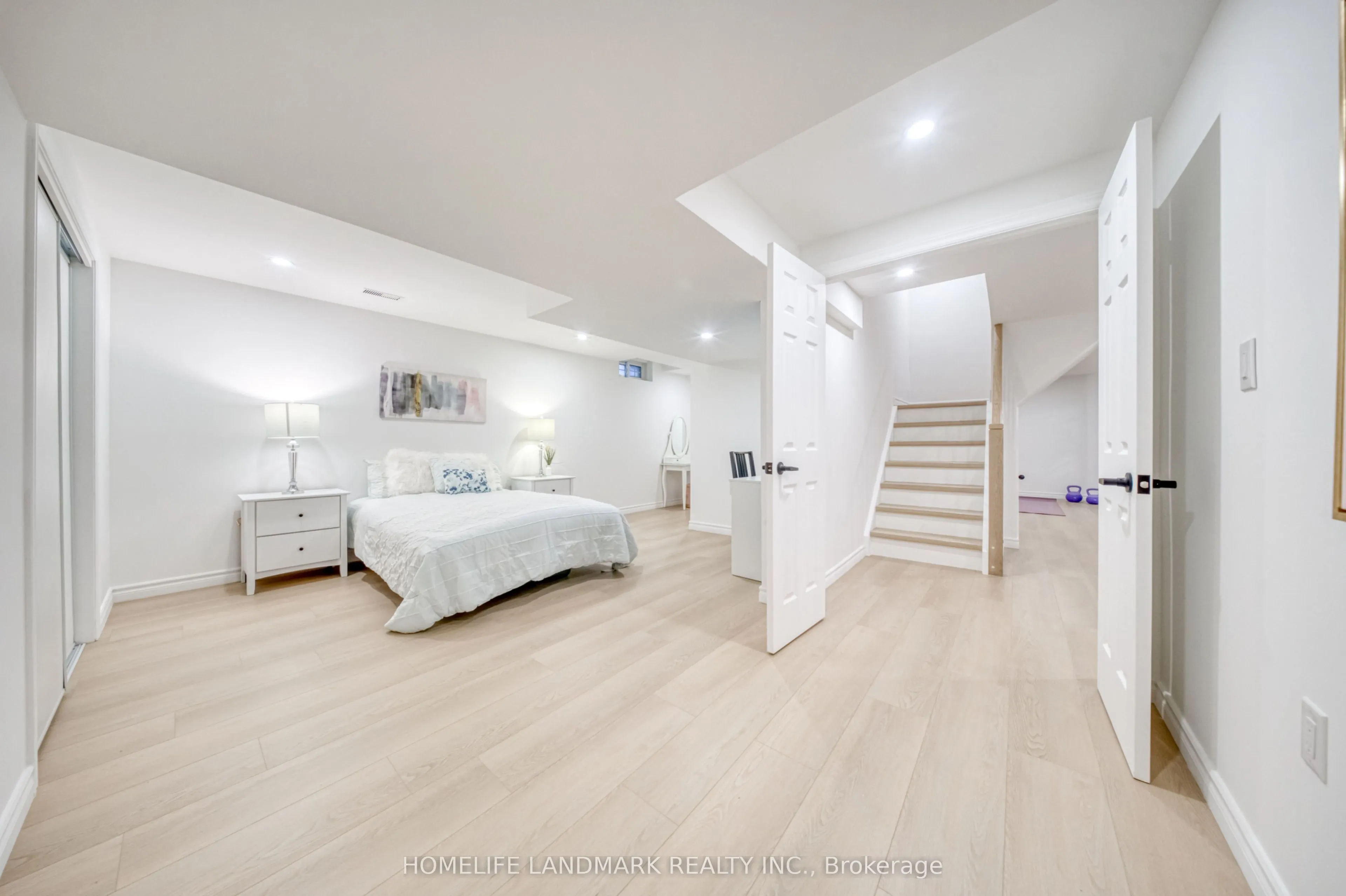1323 Greenwood Crescent