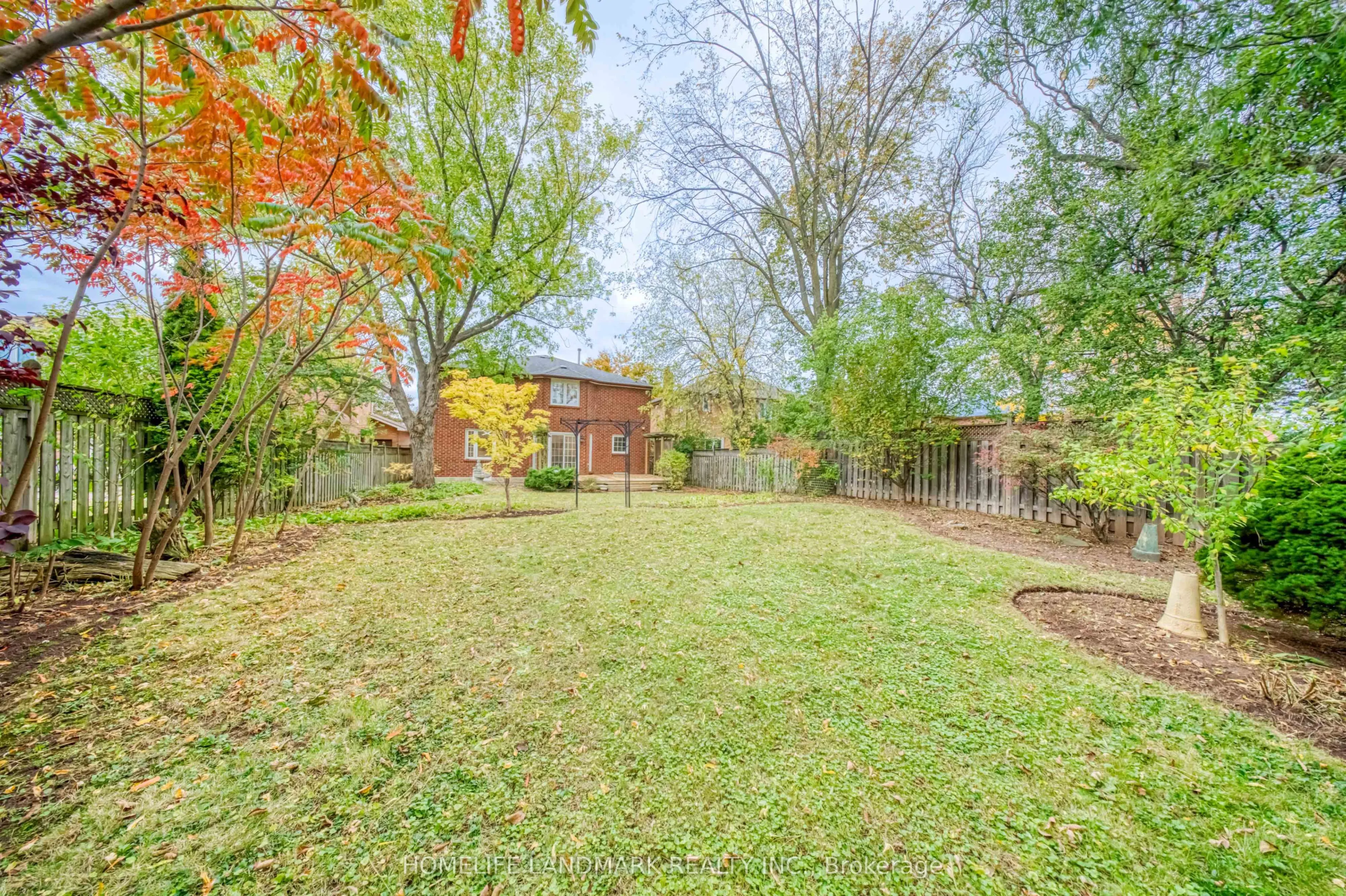 1323 Greenwood Crescent