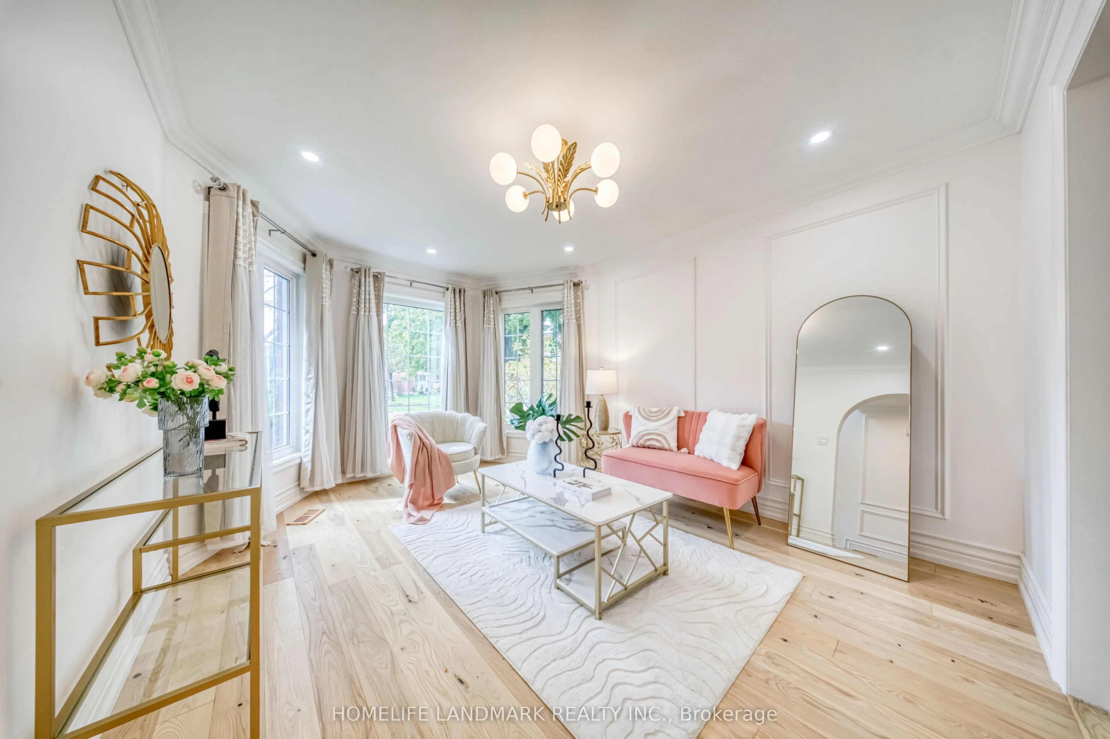 1323 Greenwood Crescent