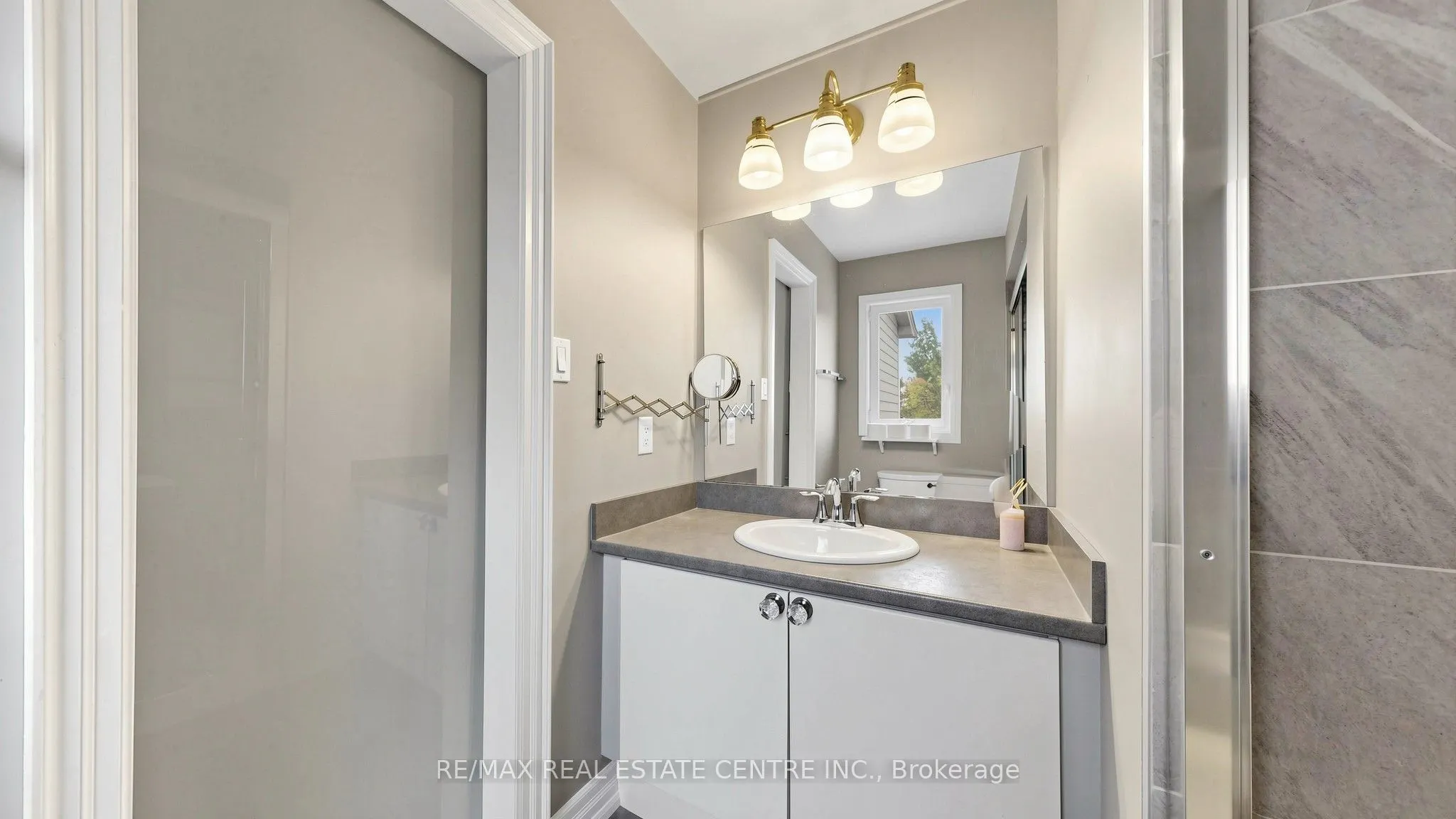2215 Cleaver Avenue #3
