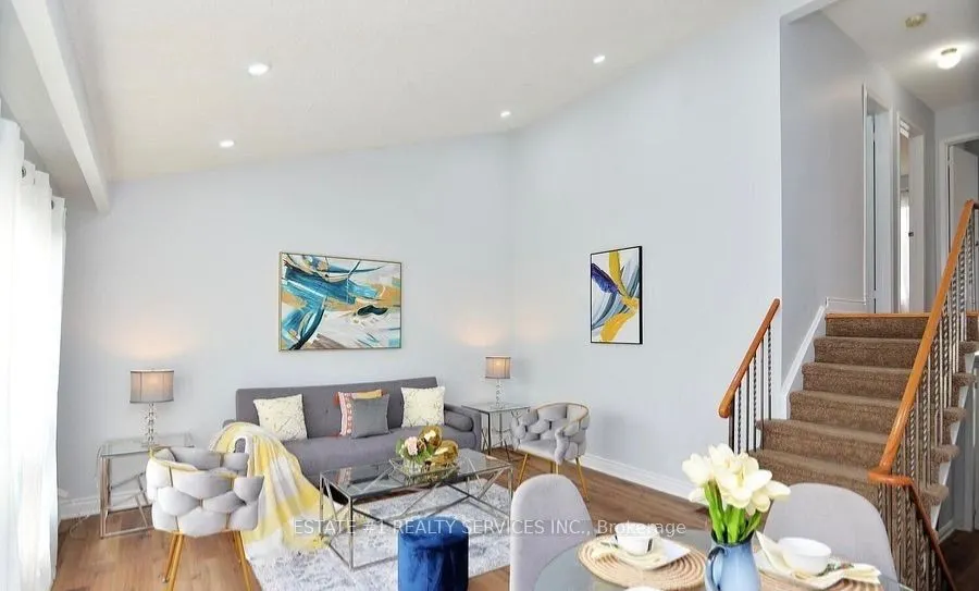 33 Camberley Crescent