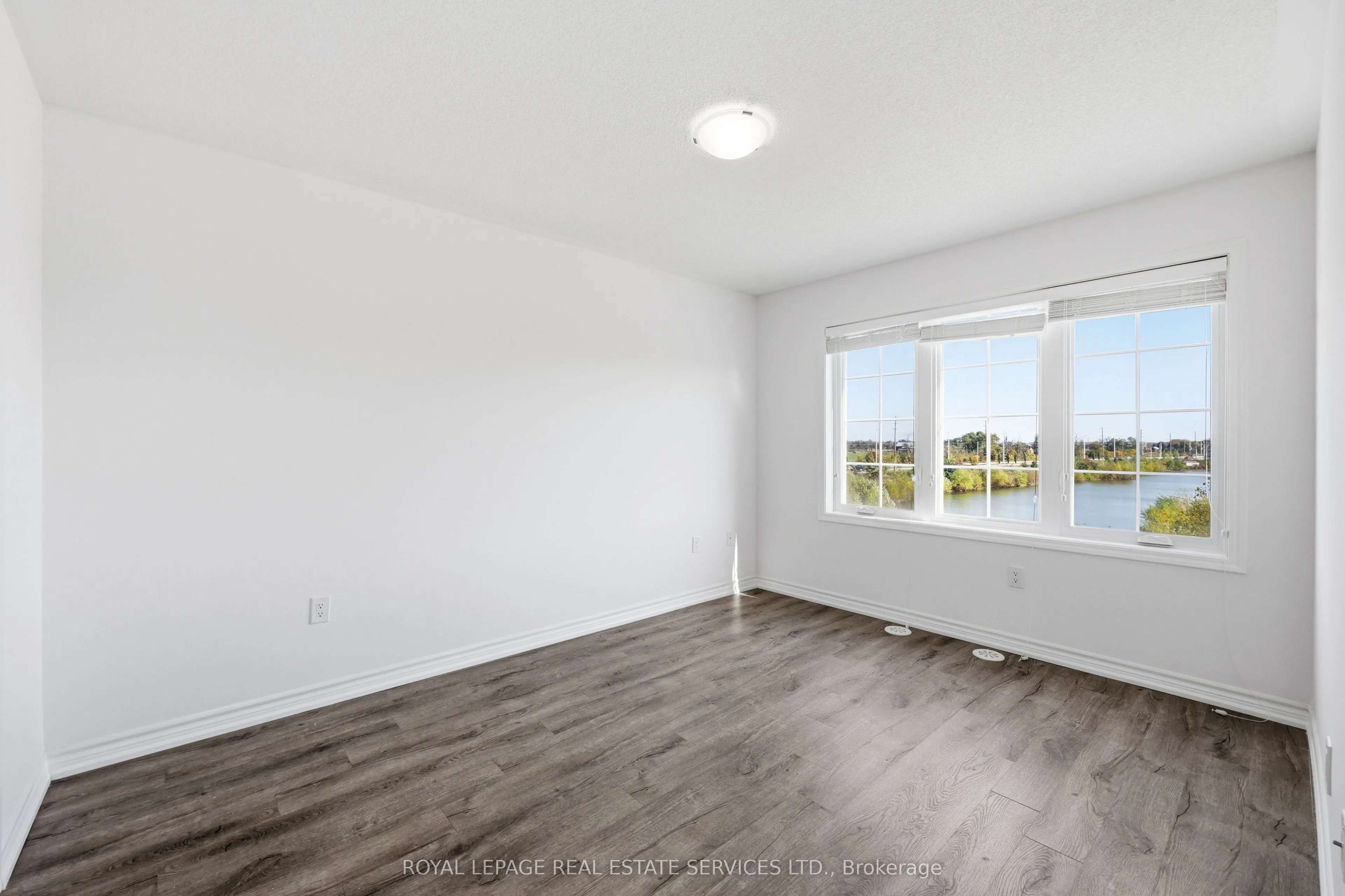 998 Balsam Court