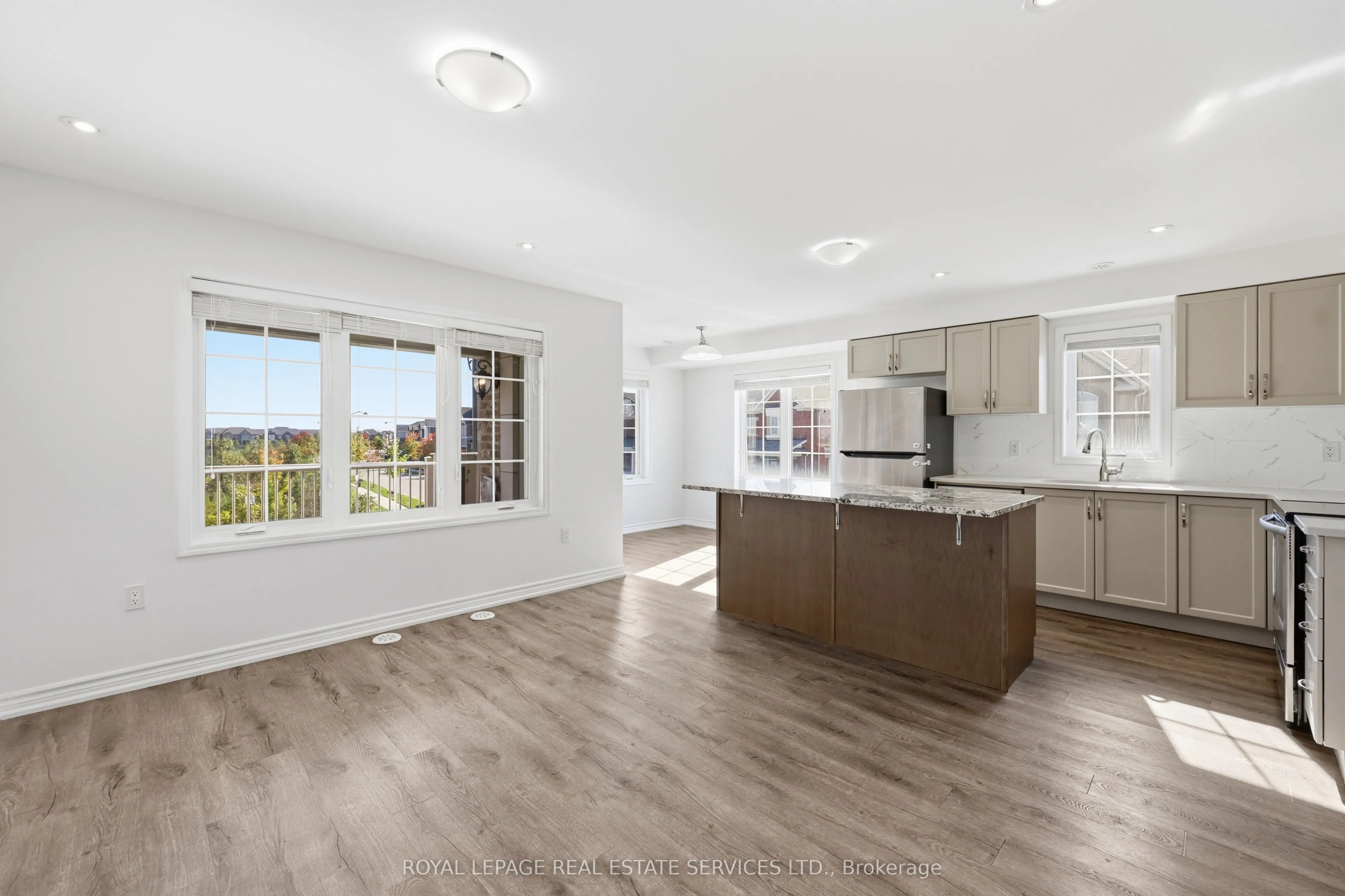 998 Balsam Court