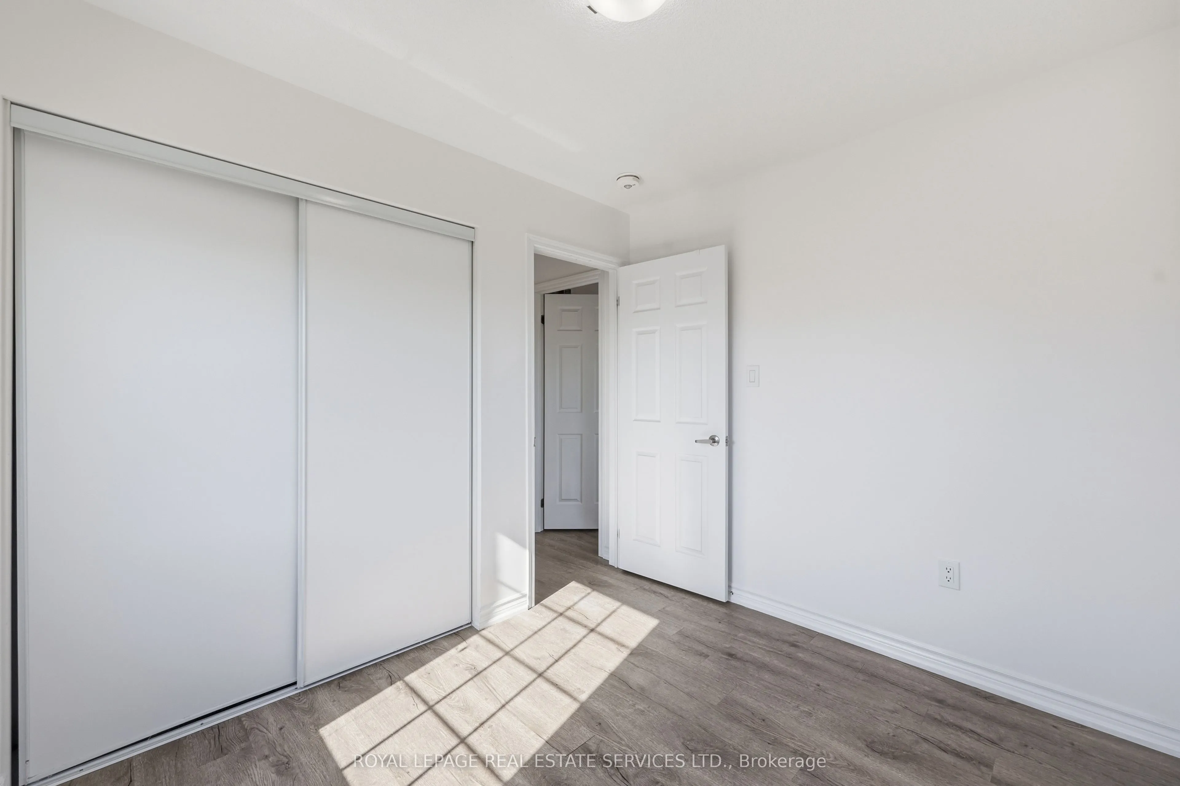 998 Balsam Court