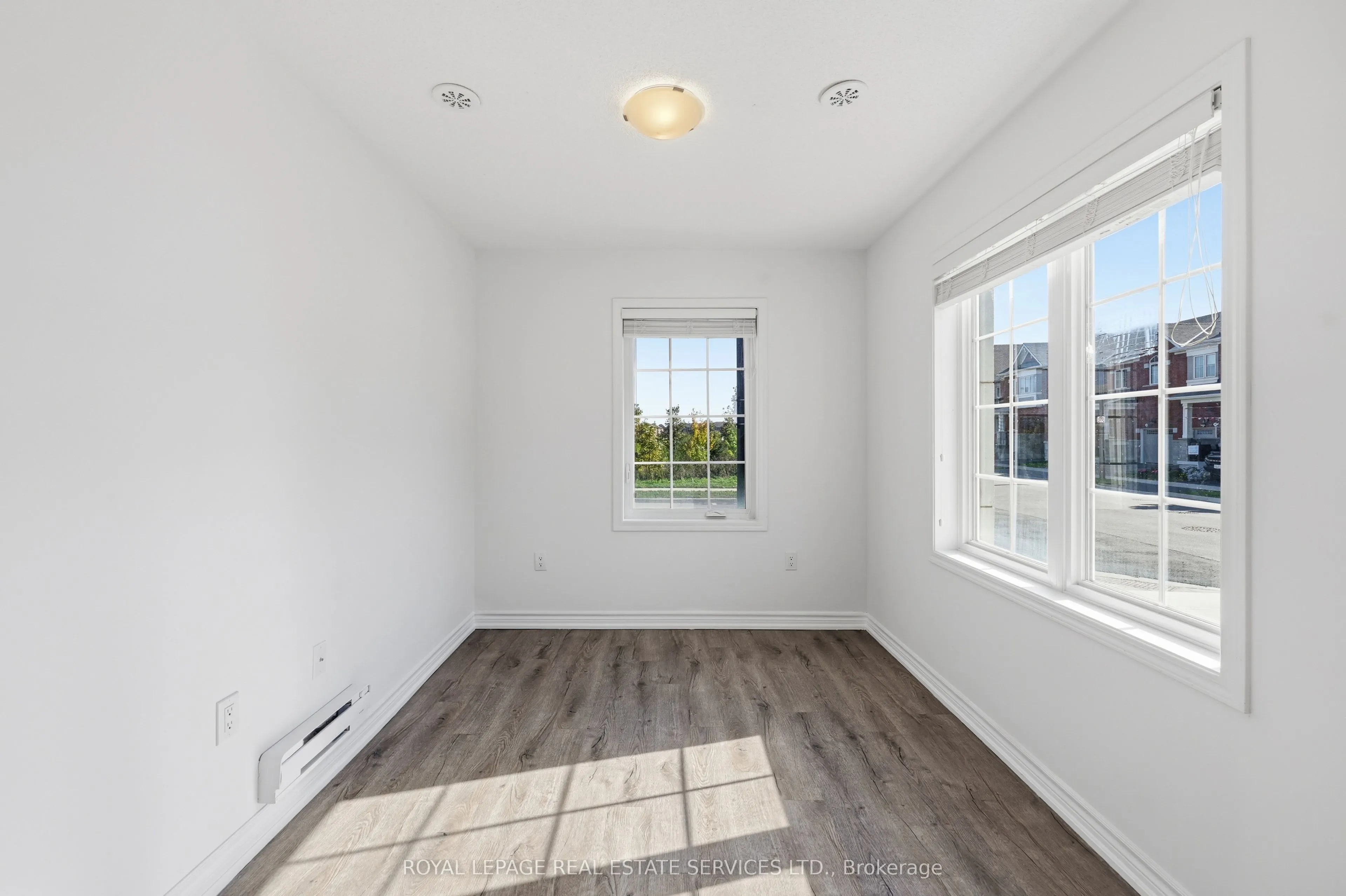 998 Balsam Court