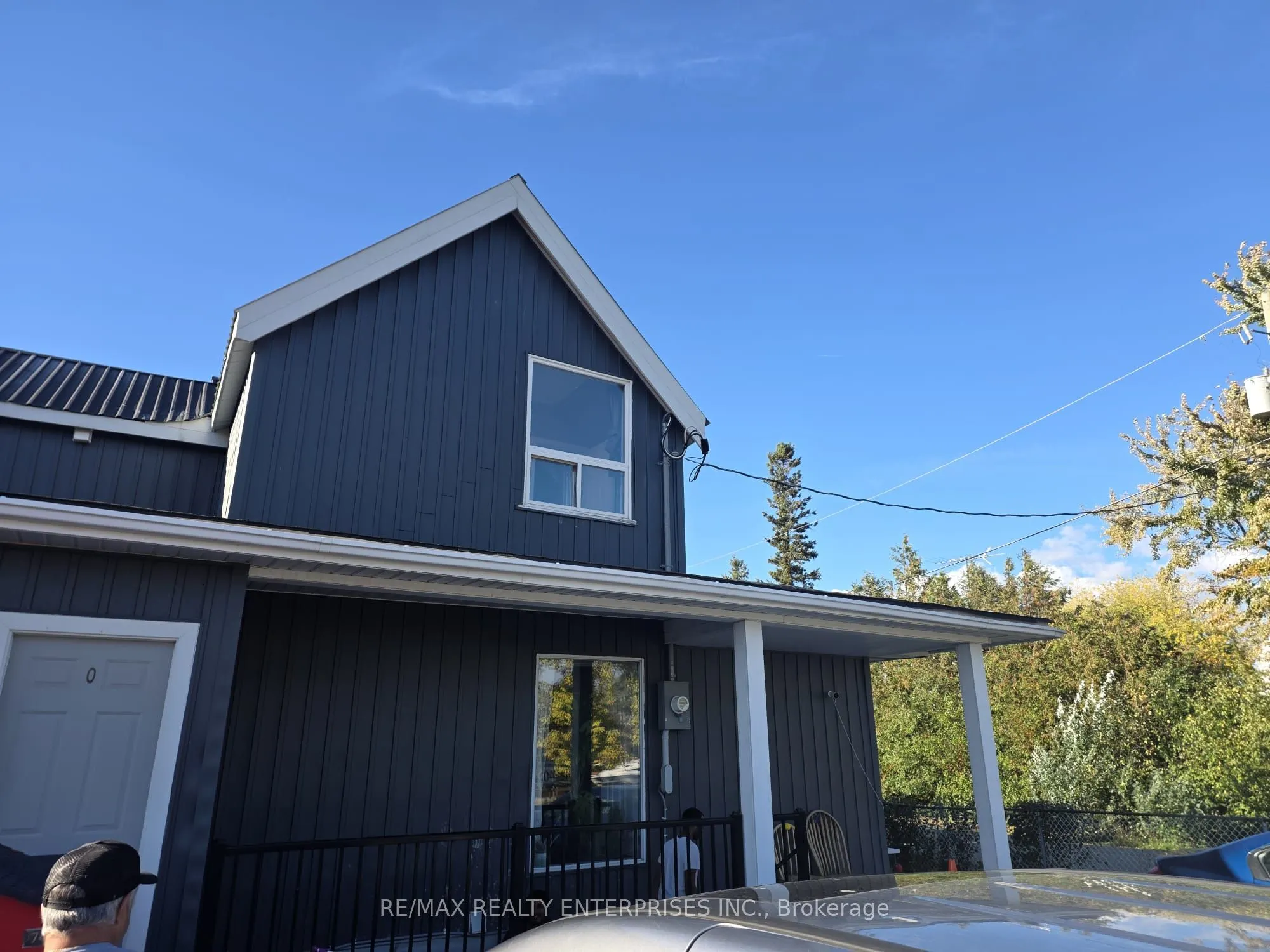 8 Victoria Street E
