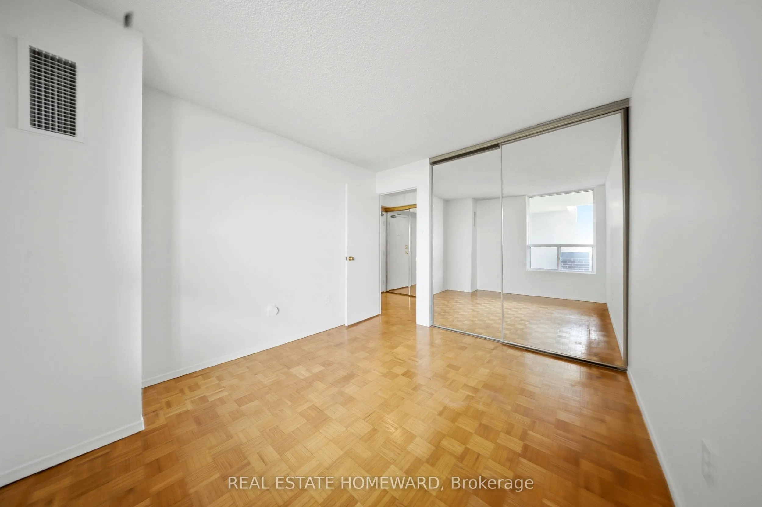 1515 Lakeshore Road E #1505
